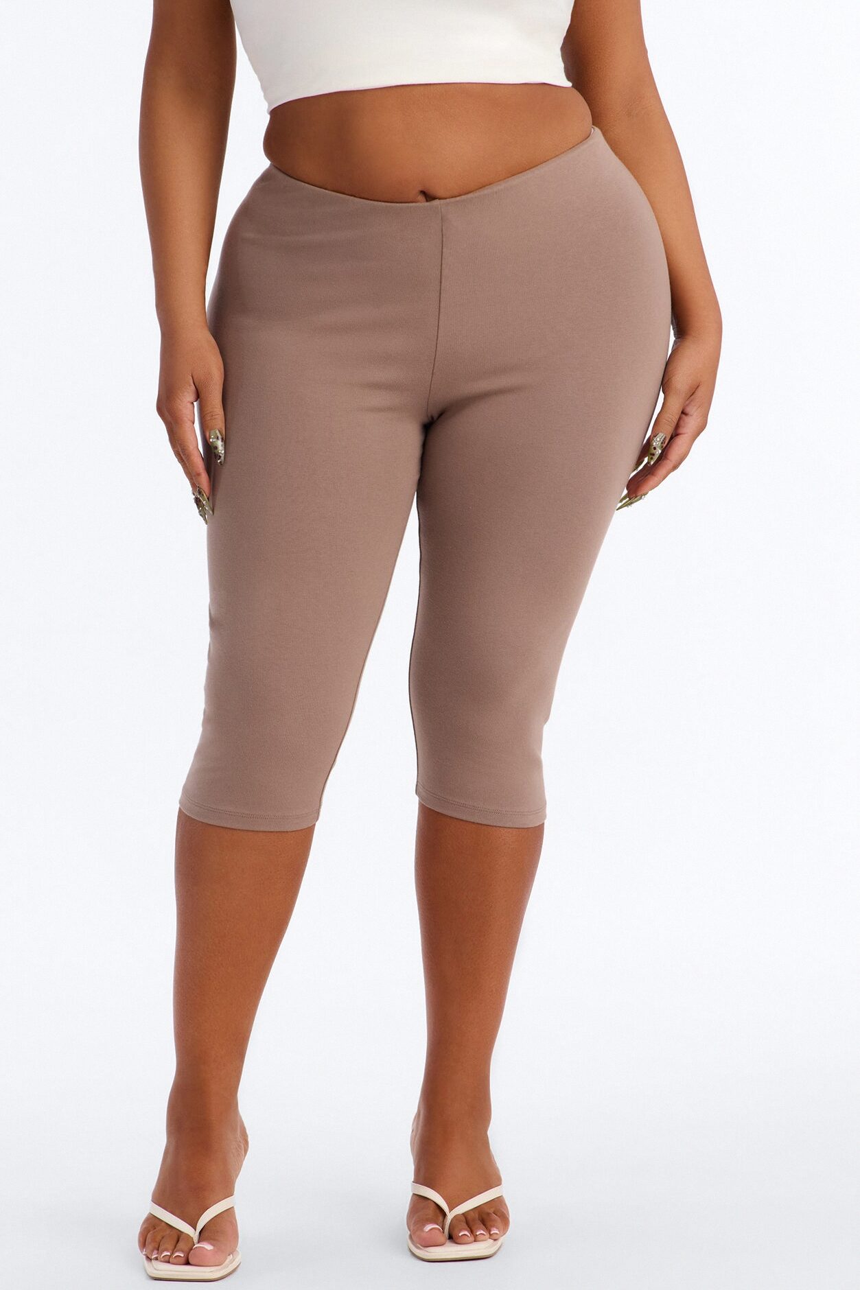 Quinn Low Rise Pedal Pusher Capri Legging - Taupe