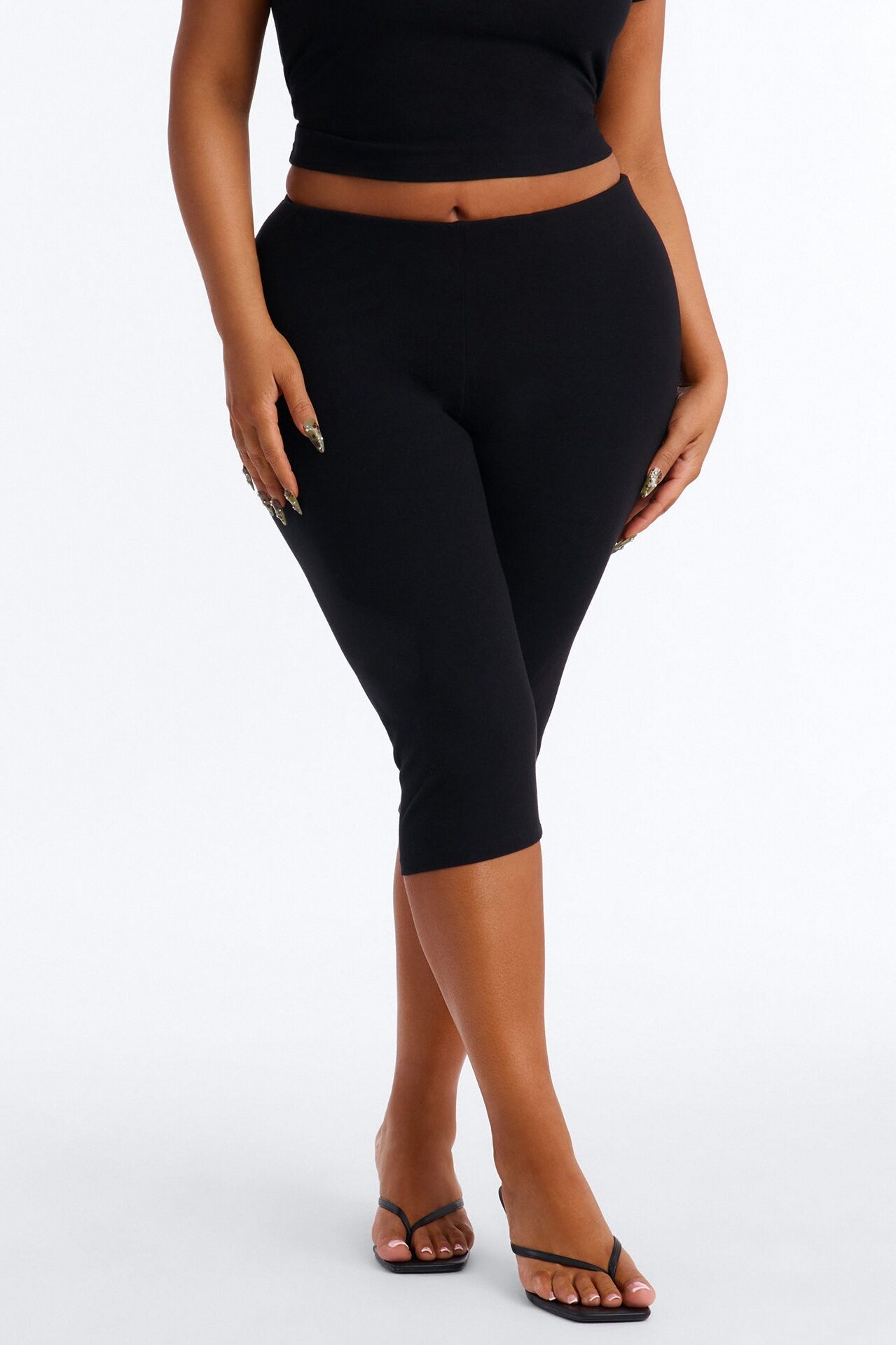 Quinn Low Rise Pedal Pusher Capri Legging - Black