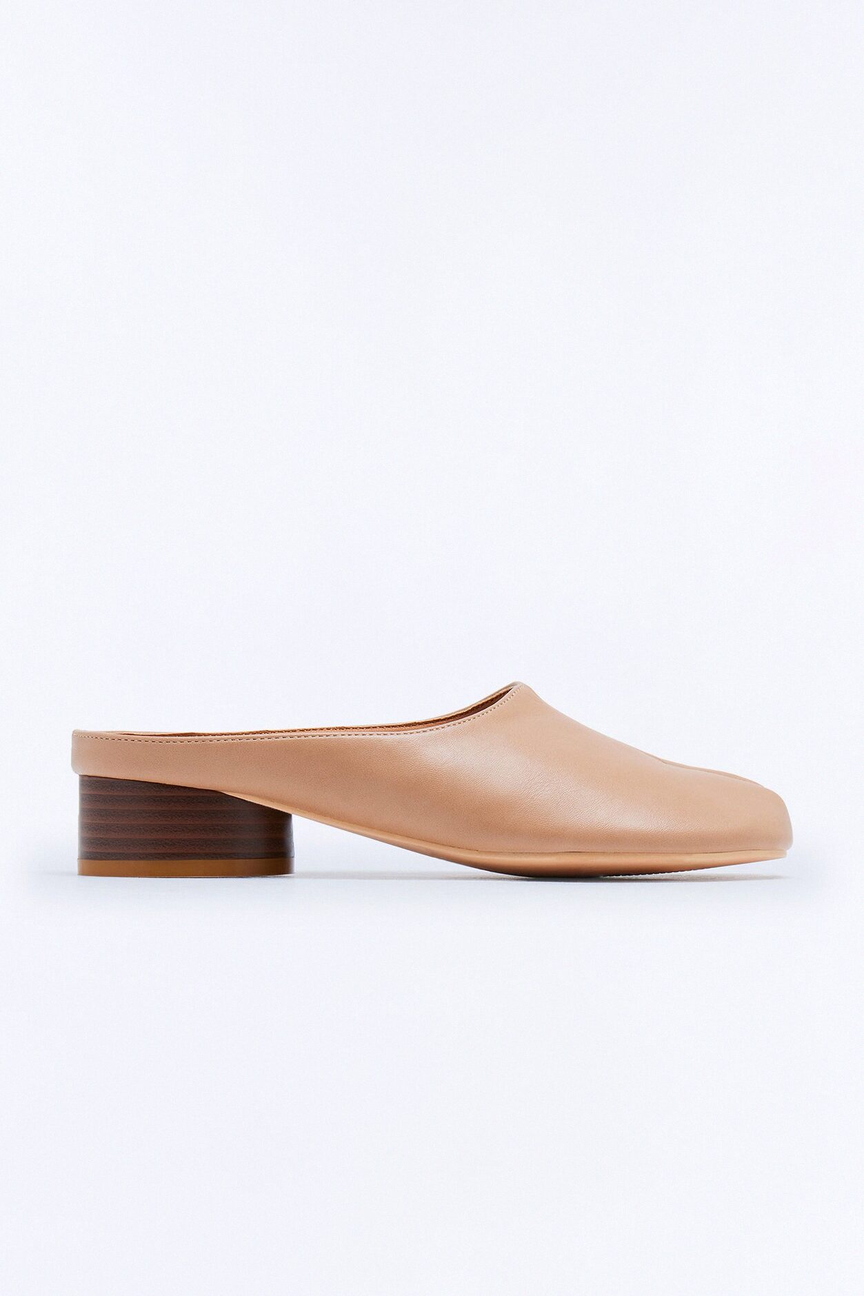 Nevya Tabi Clogs - Camel