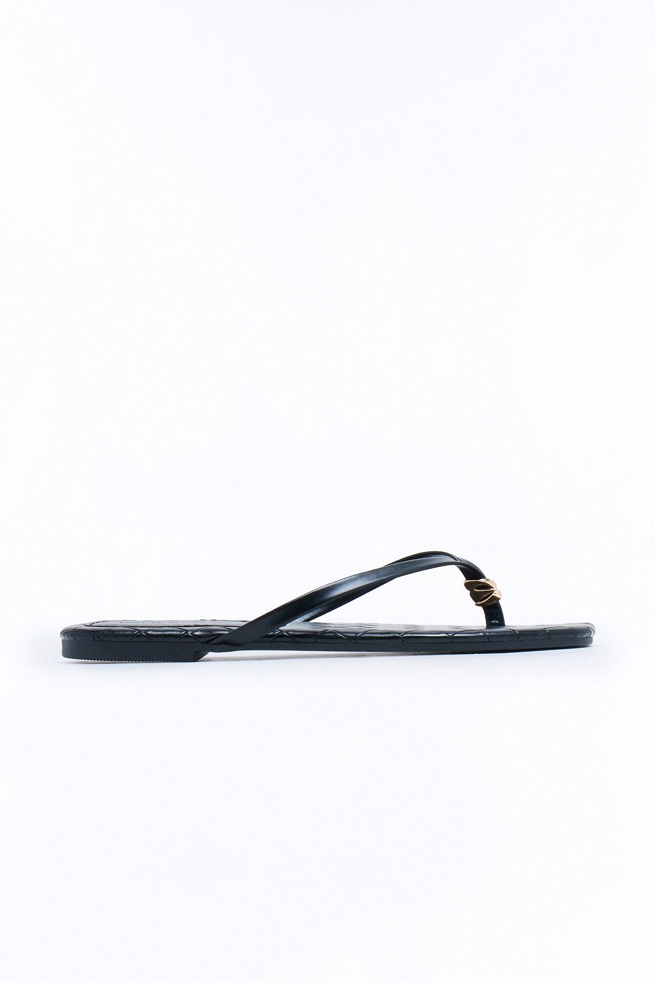Seneca Flip Flops - Black