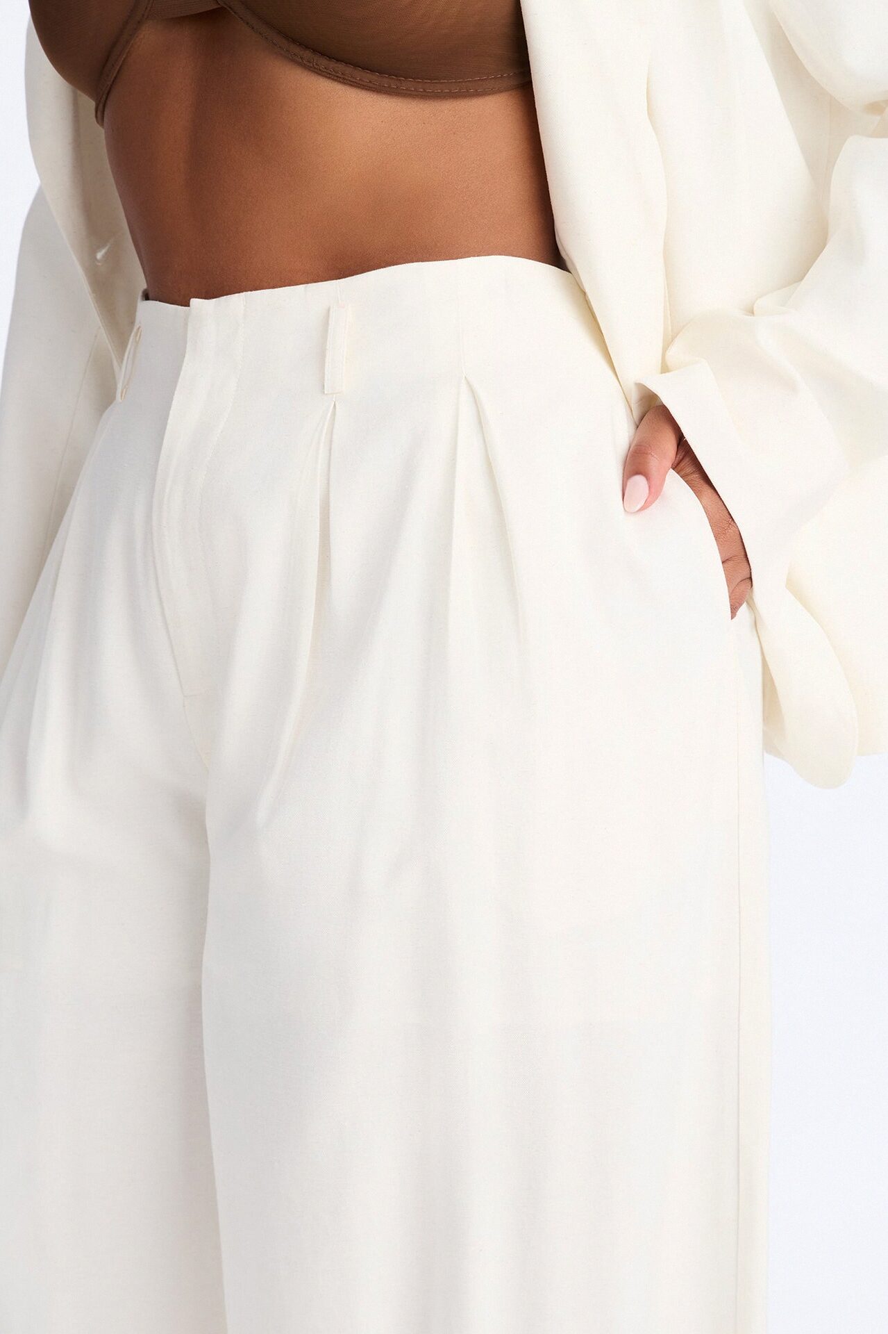 Elyse Linen High Rise Pleated Trousers - White