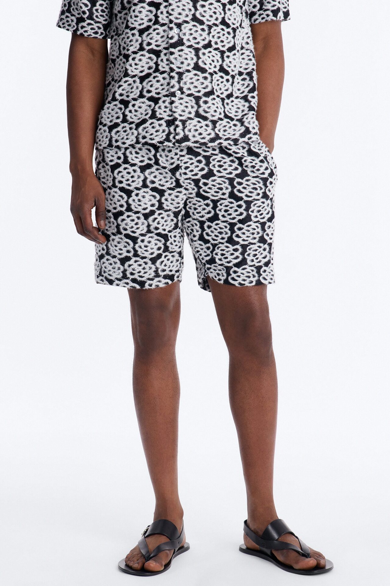 Snow Leopard Drift Relaxed Short - Black/White