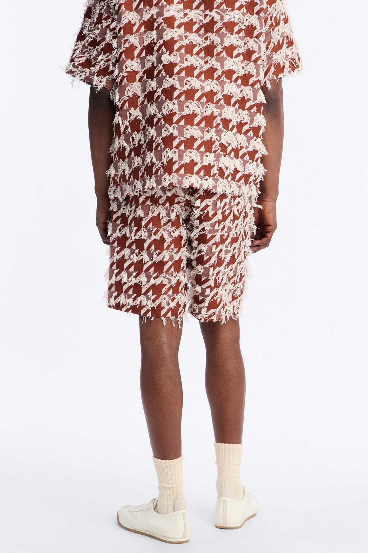 Relaxed Houndstooth Nomad Short - Brown