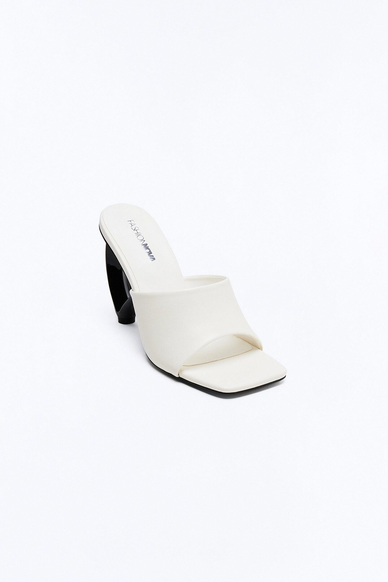 Villy Novelty Heart Heels - White