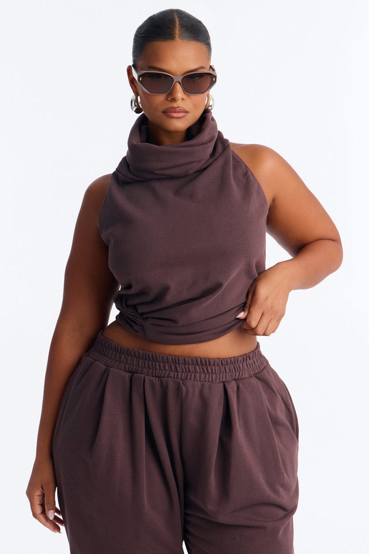 Alexia Backless Halter Jogger Set - Chocolate