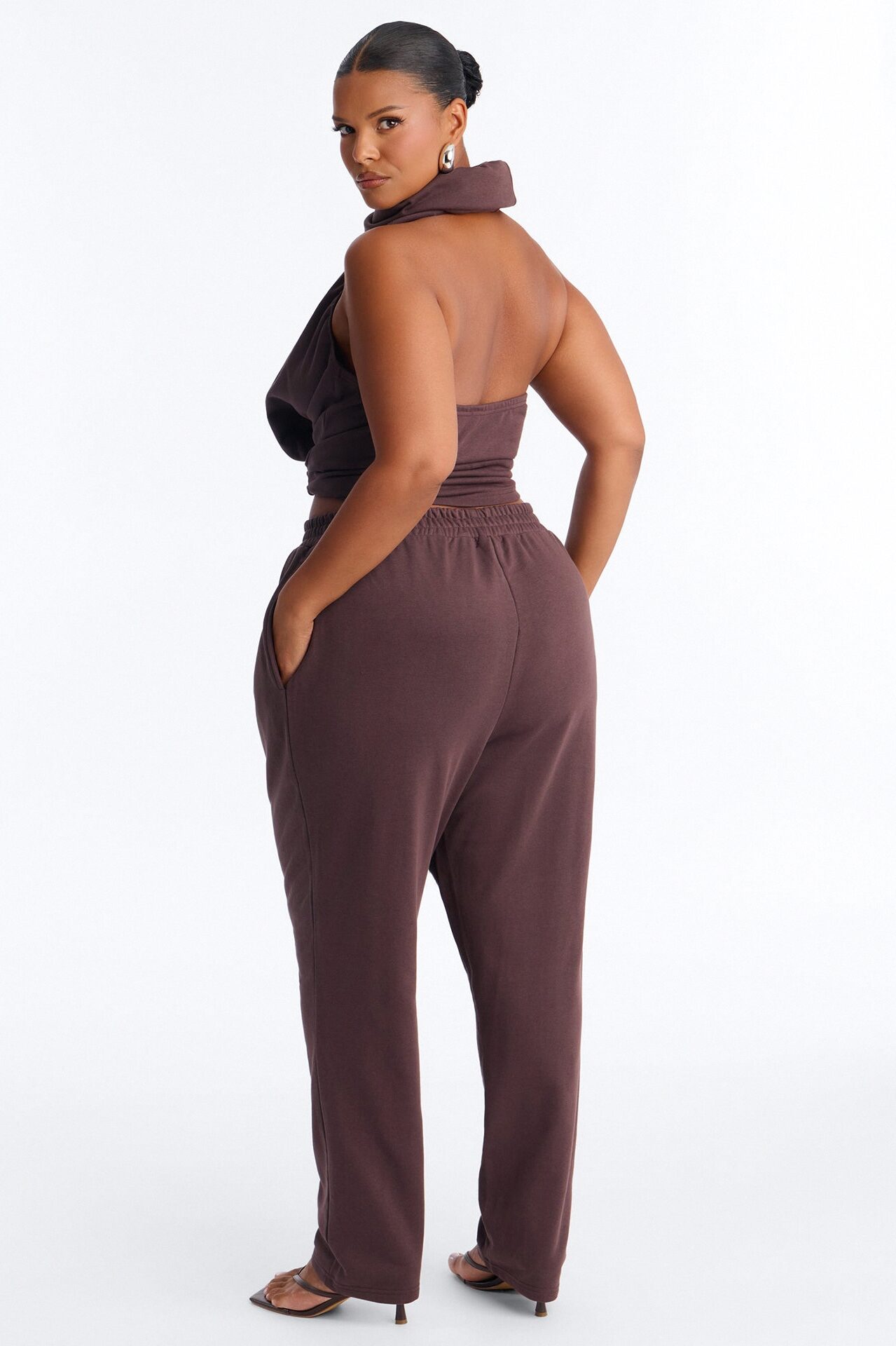 Alexia Backless Halter Jogger Set - Chocolate