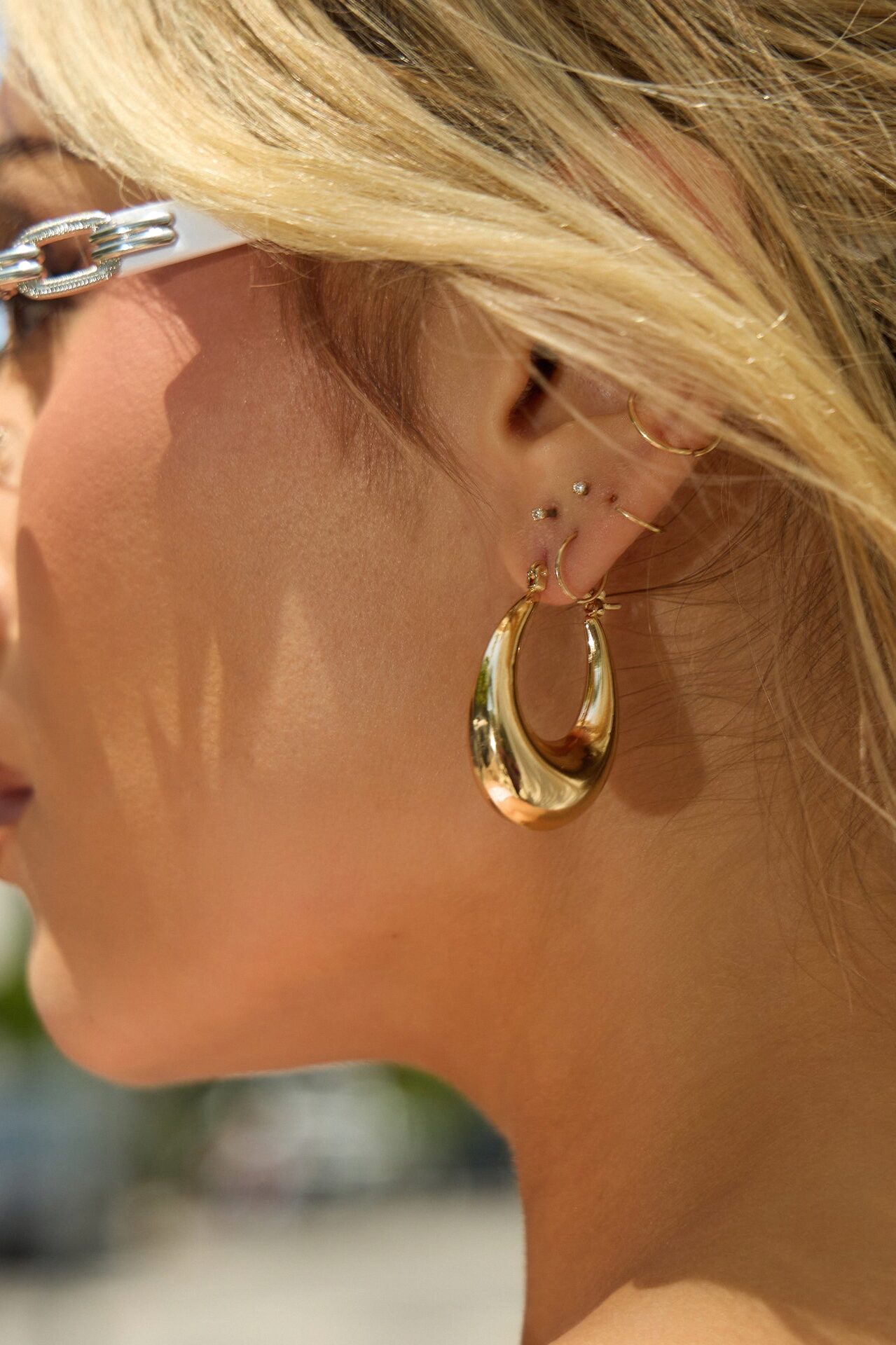 Go To Chunky Hoop Earrings - Gold