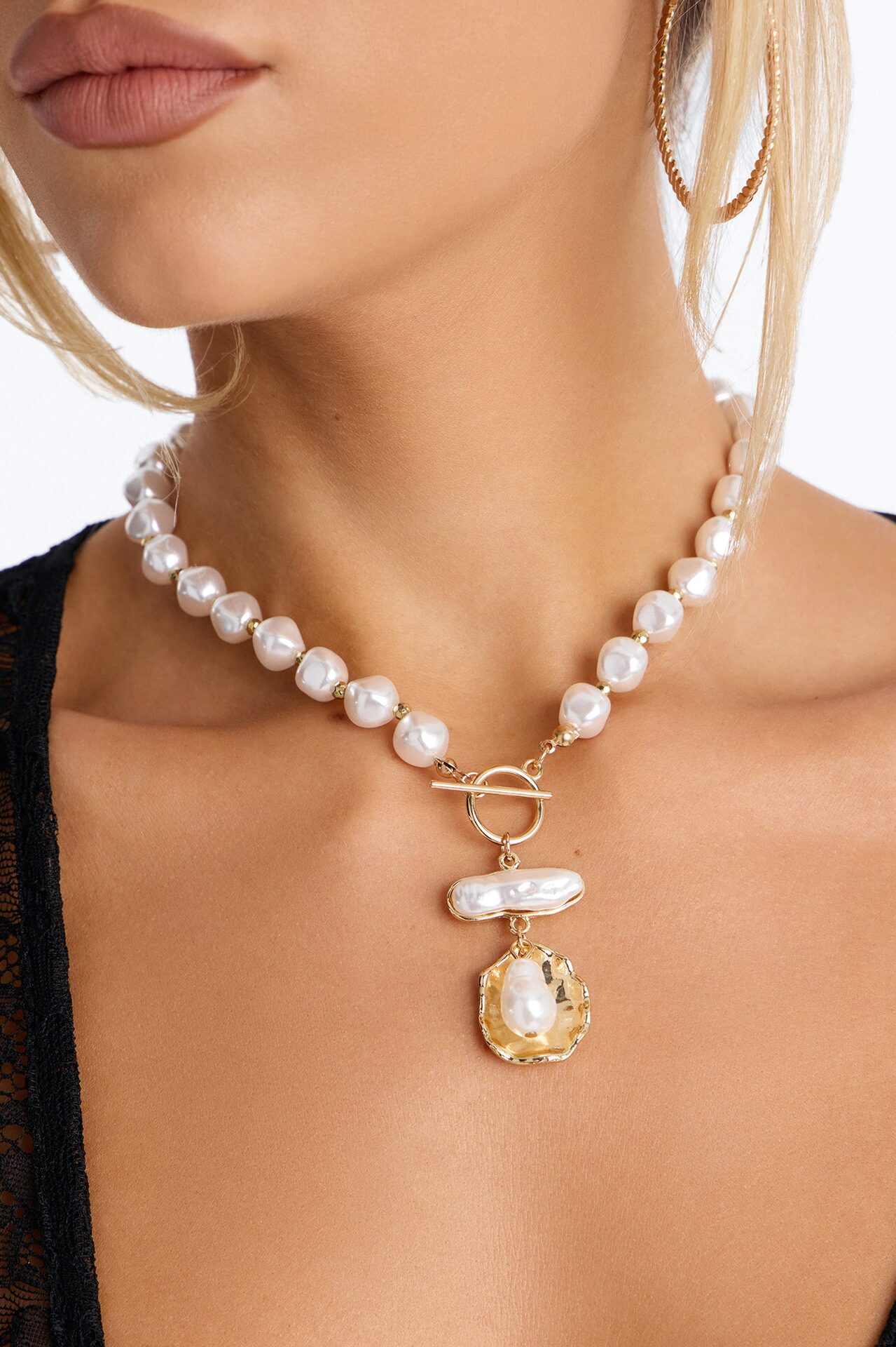 Penelope Pearls Choker Necklace - Gold/combo