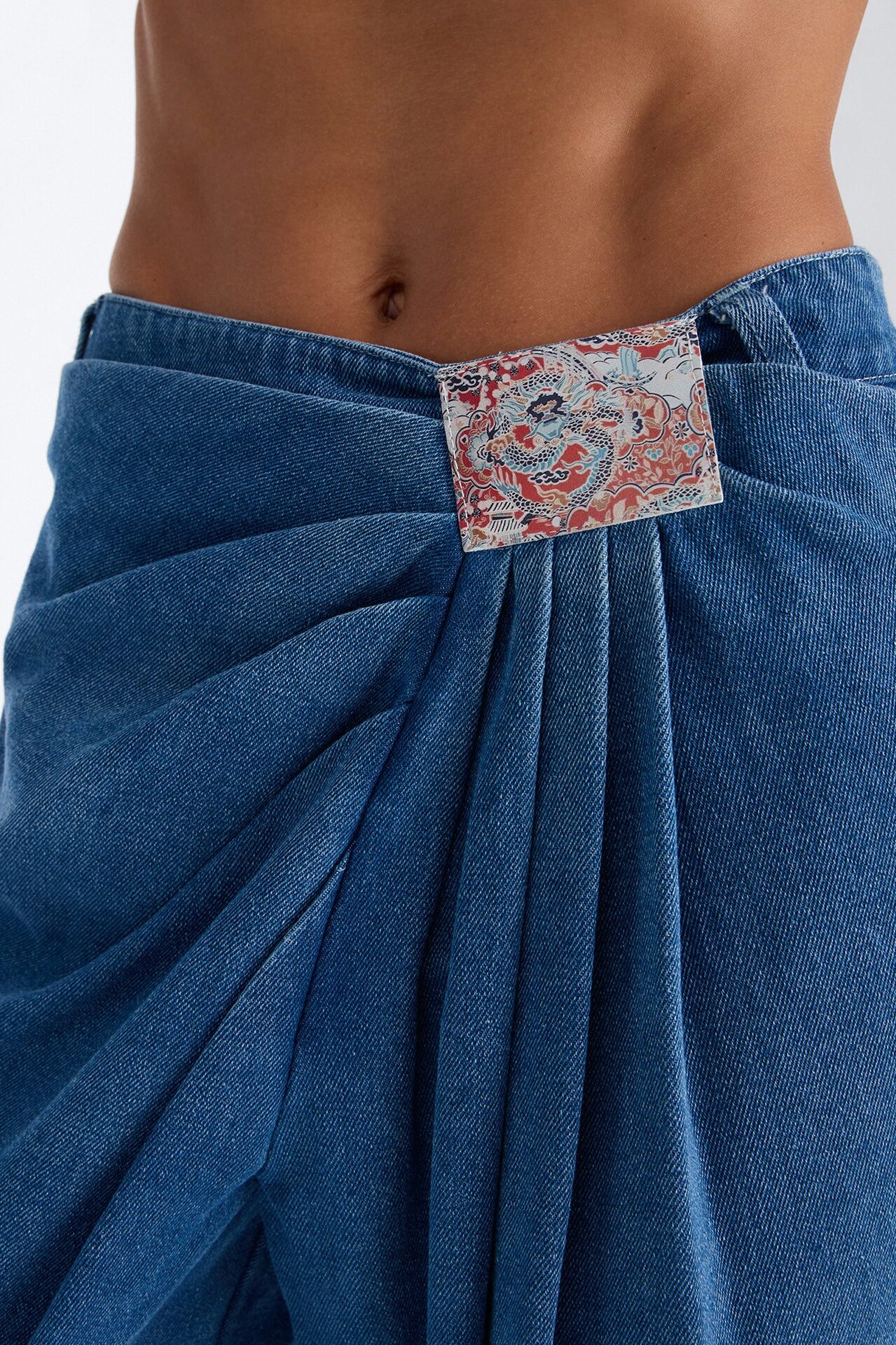Chosen One Pleated Balloon Jeans - Dark Wash