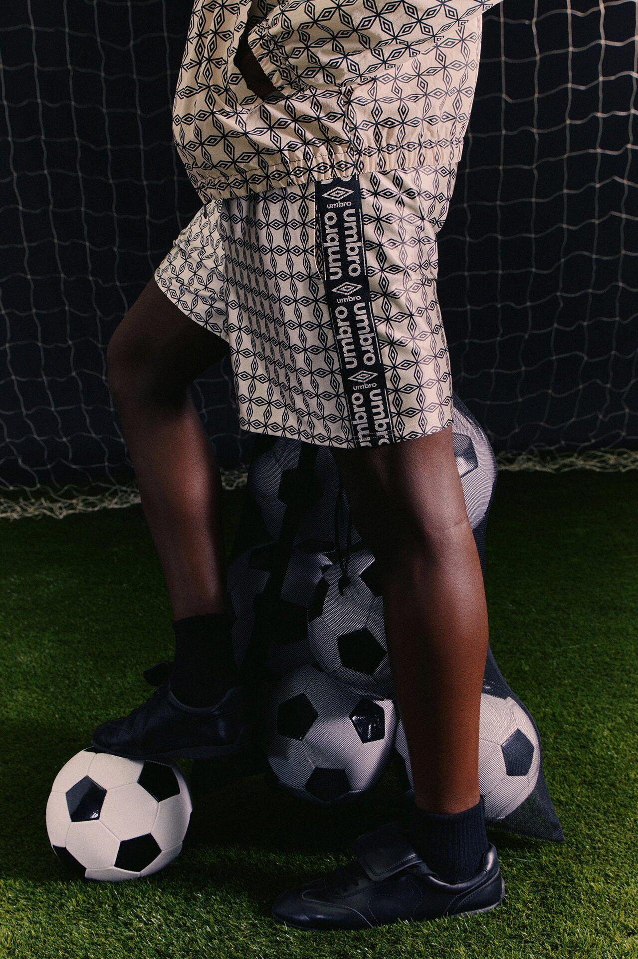 Umbro Side Tape Soccer Short - Beige