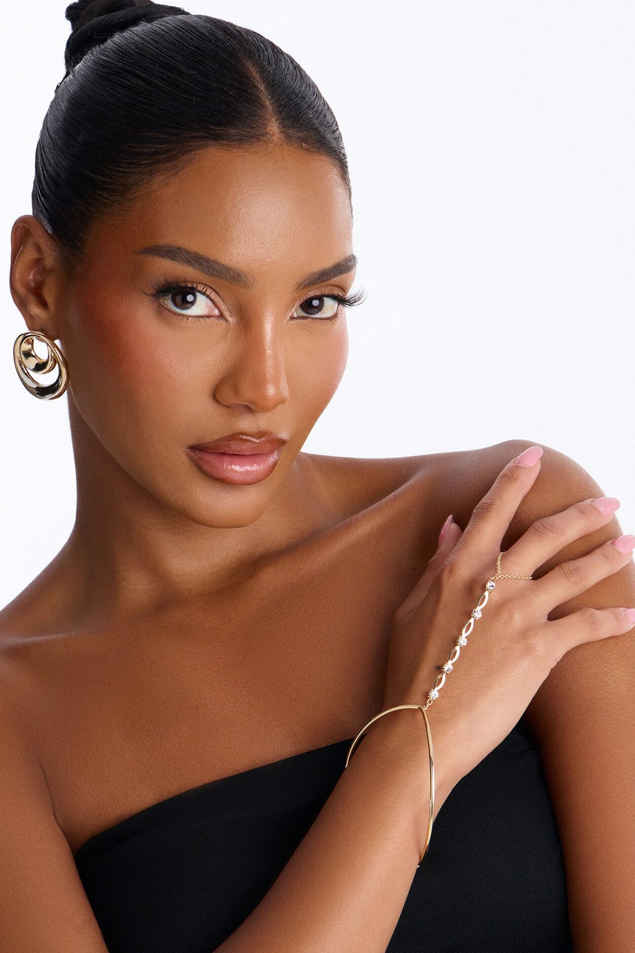 Simplicity Is Bliss Hand Chain - Gold