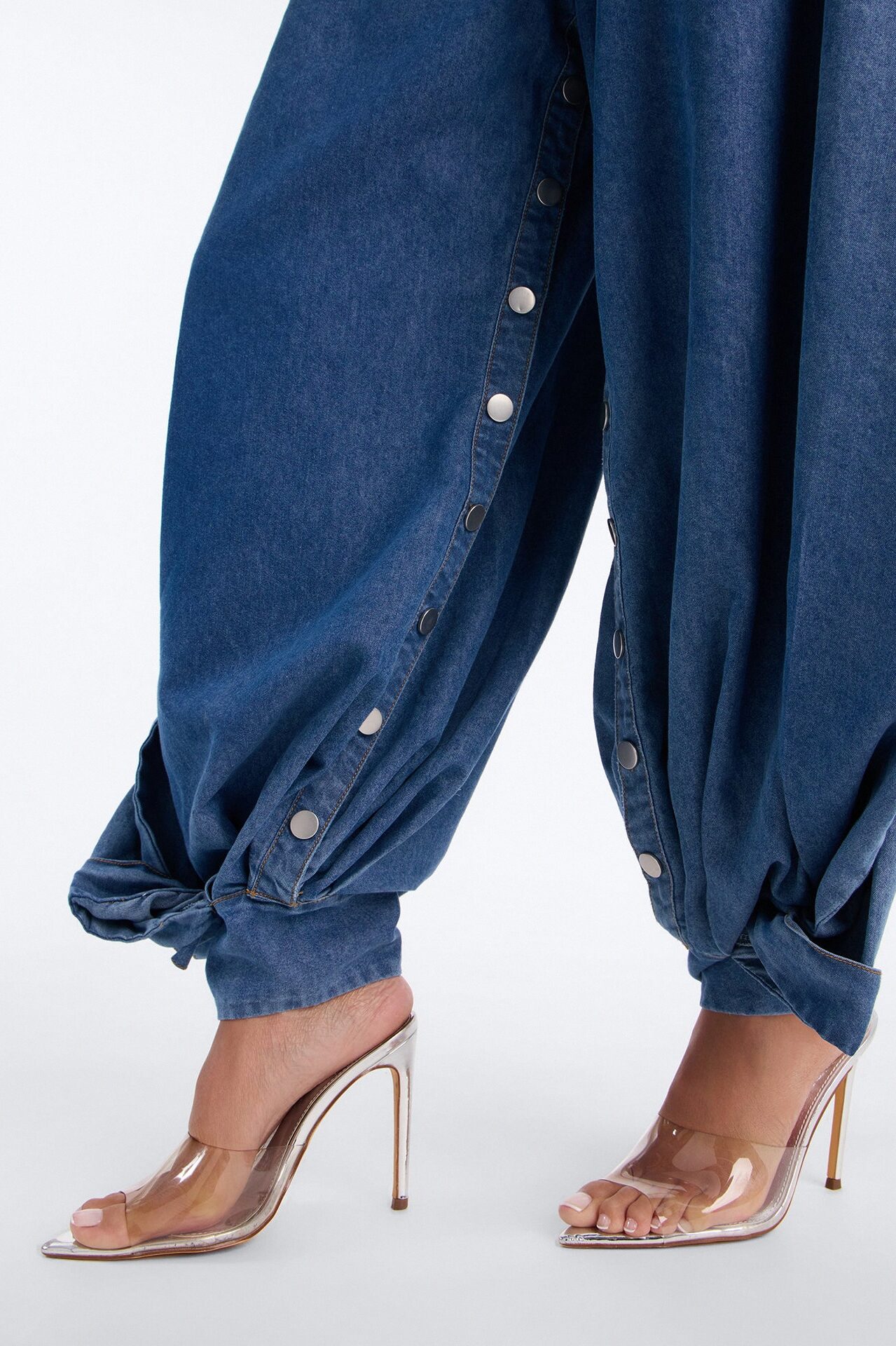 Ivy Tie Waist Balloon Leg Button Seam Pant - Medium Wash