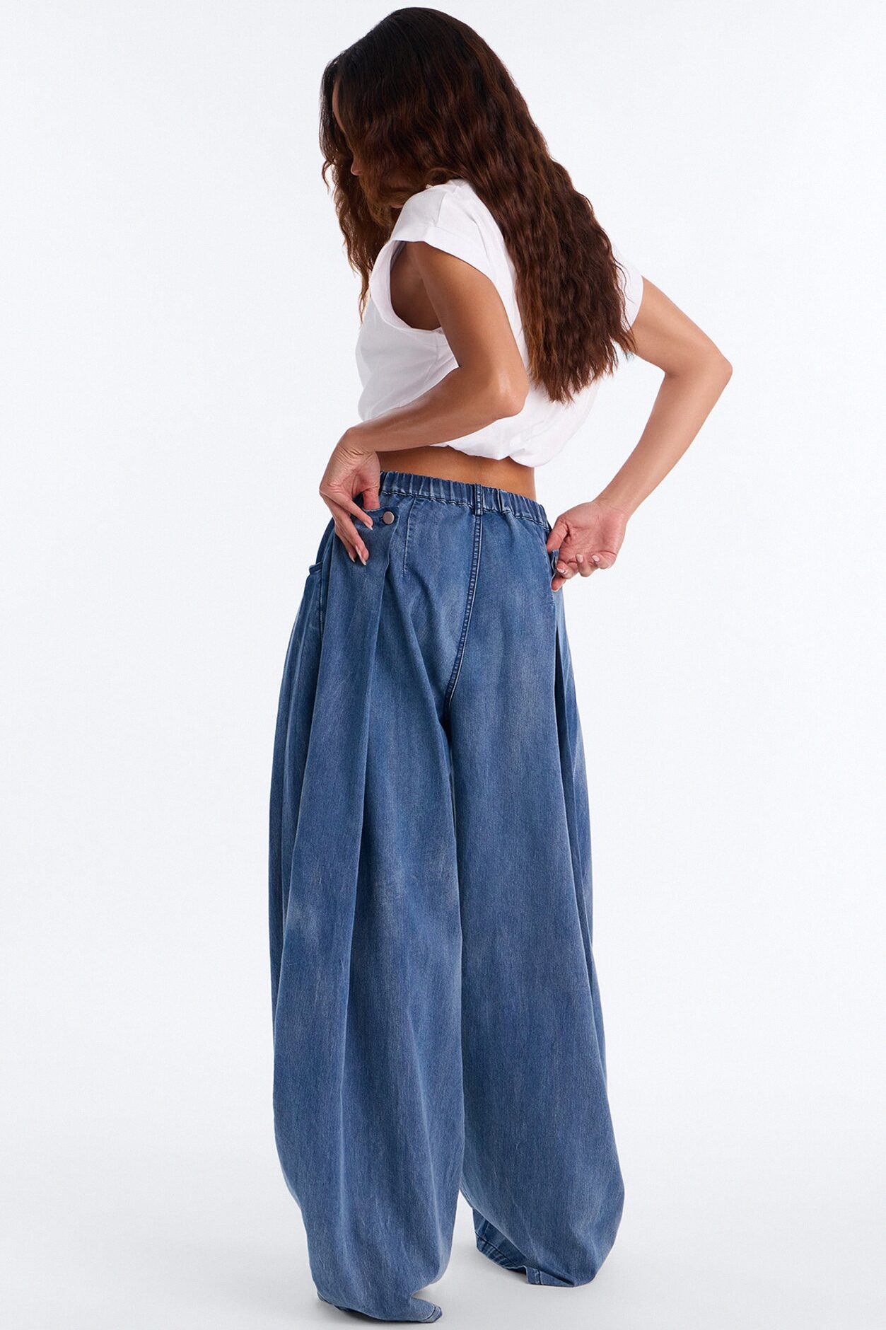 Blair Barrel Leg Pleated Pant - Medium Wash