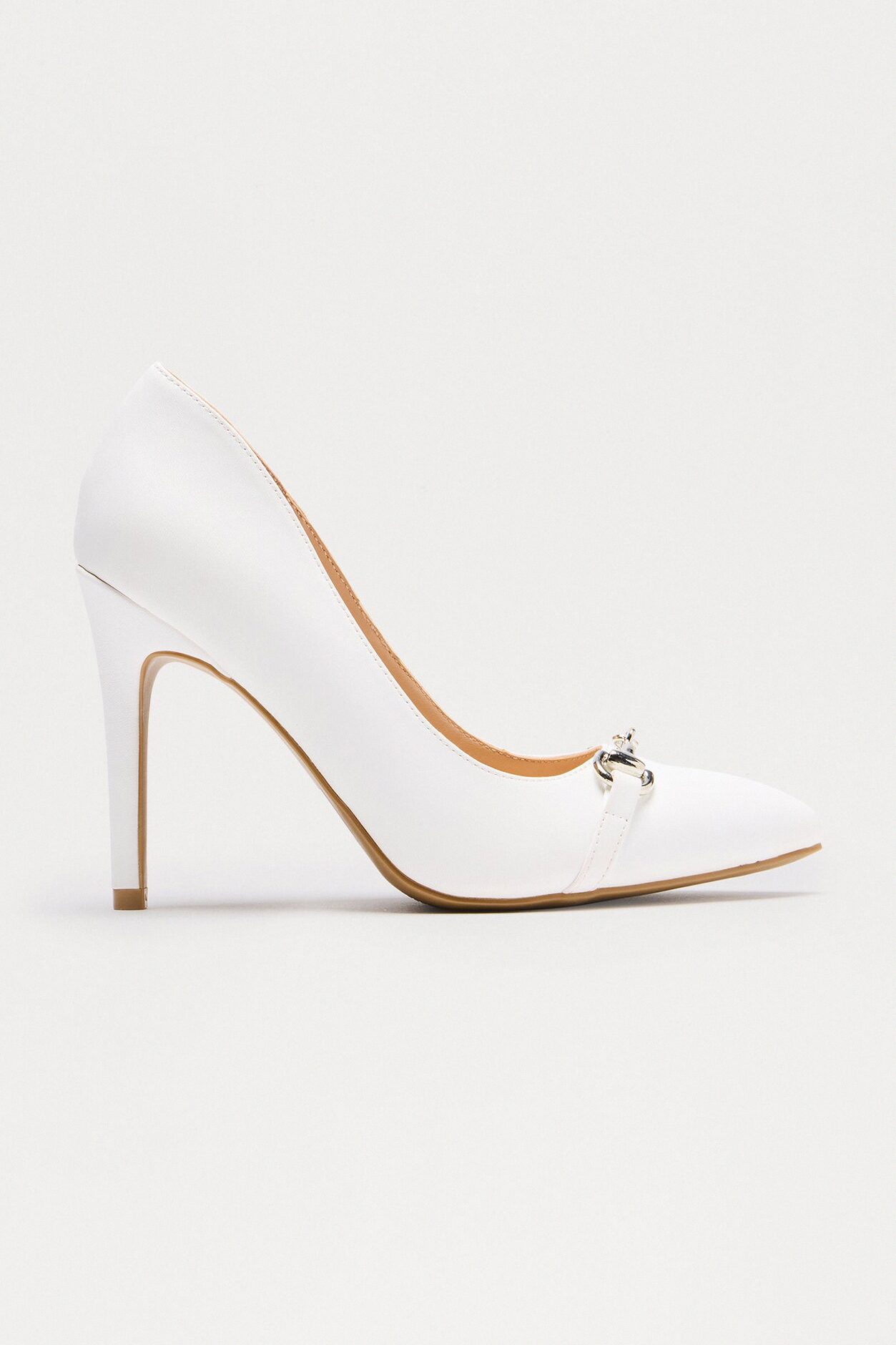 Akira Hardware Pumps - White