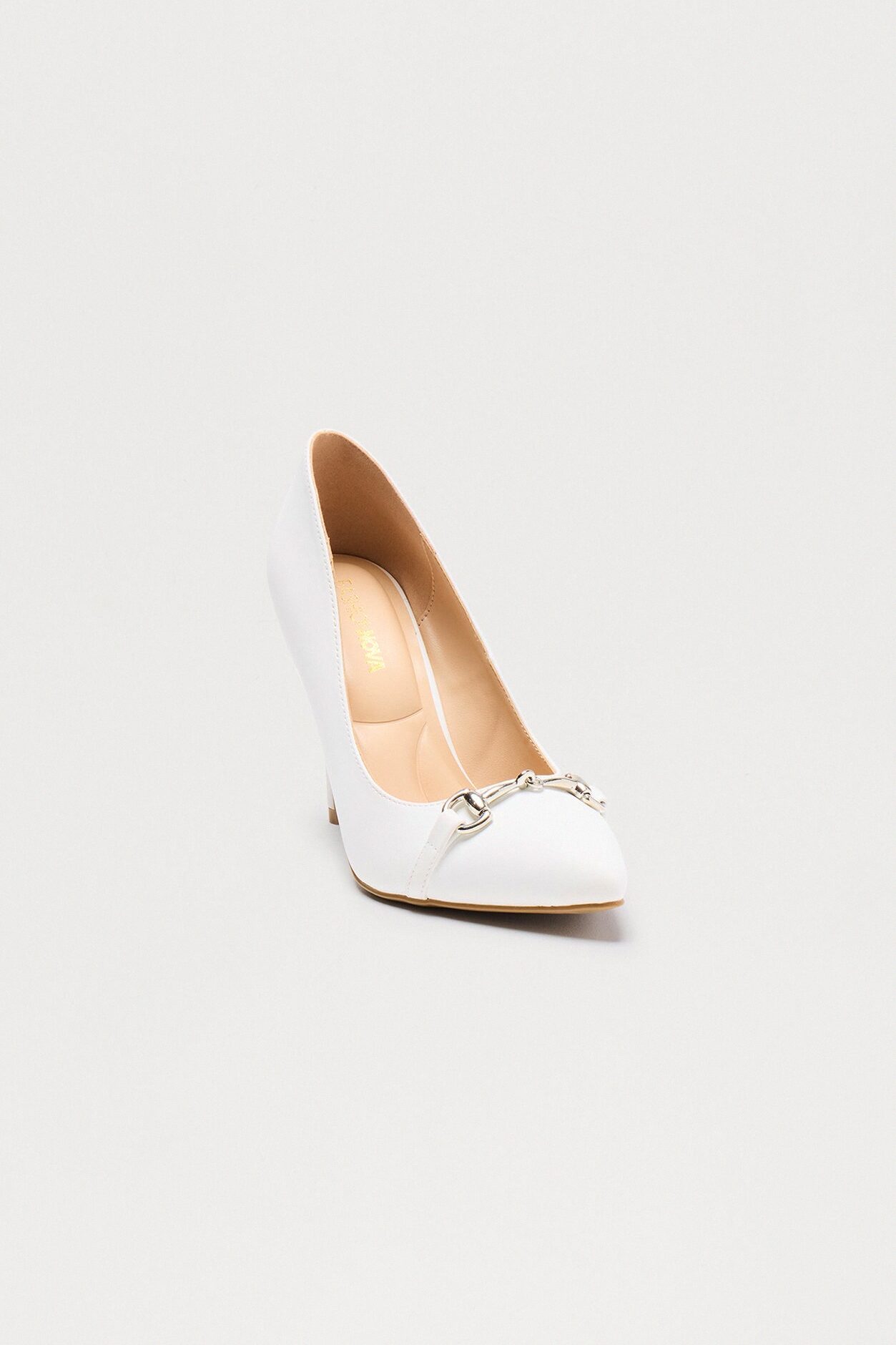 Akira Hardware Pumps - White