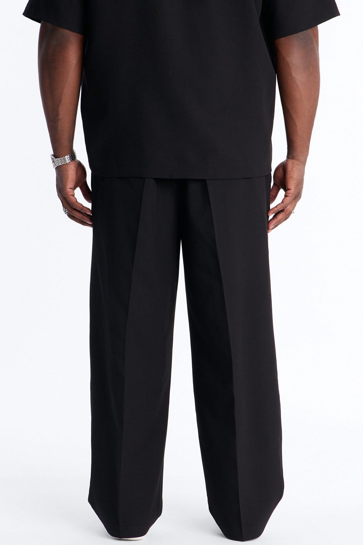 Modern Essential Relaxed Trouser - Black
