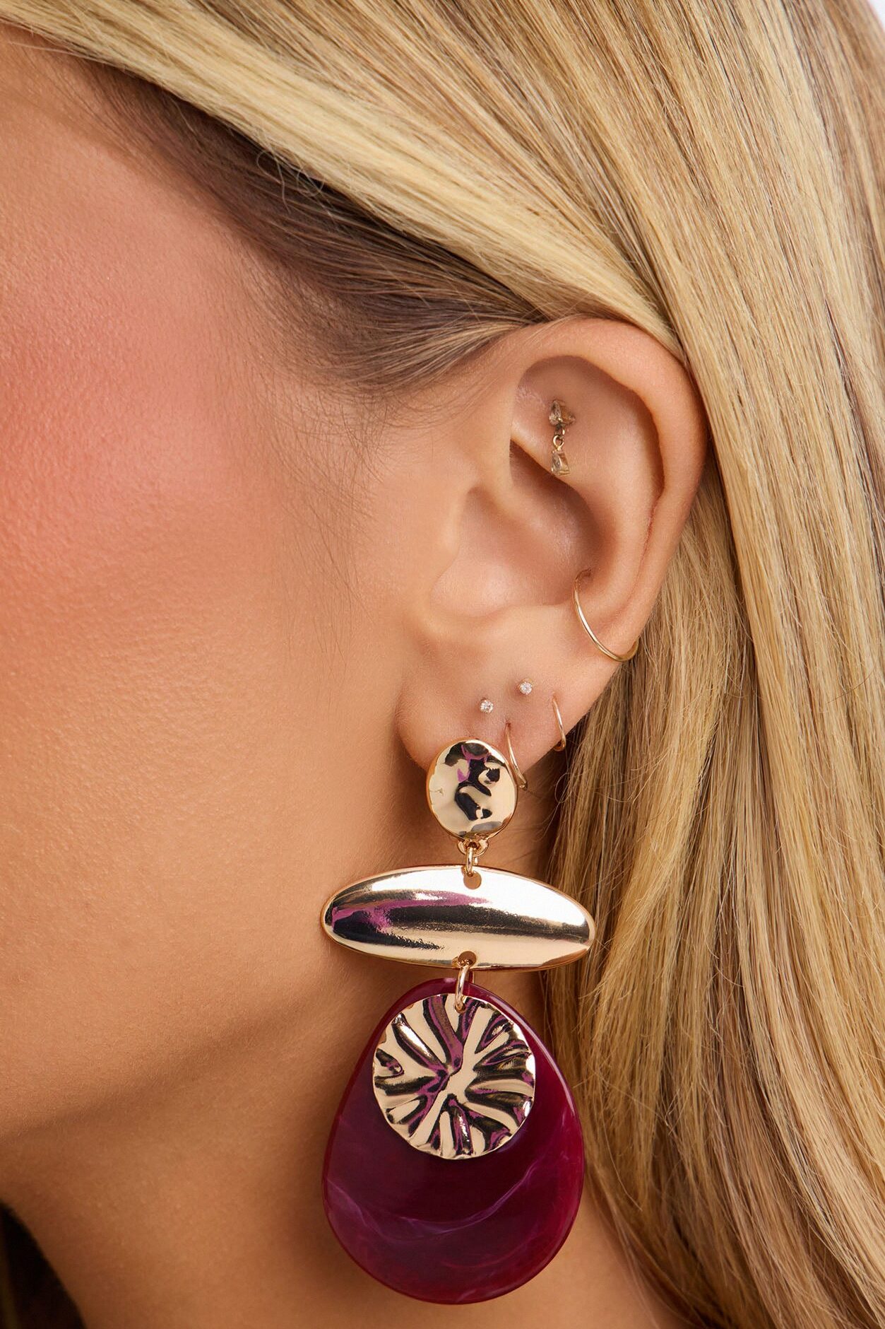 Aura Shine Acrylic Earrings - Gold/Red