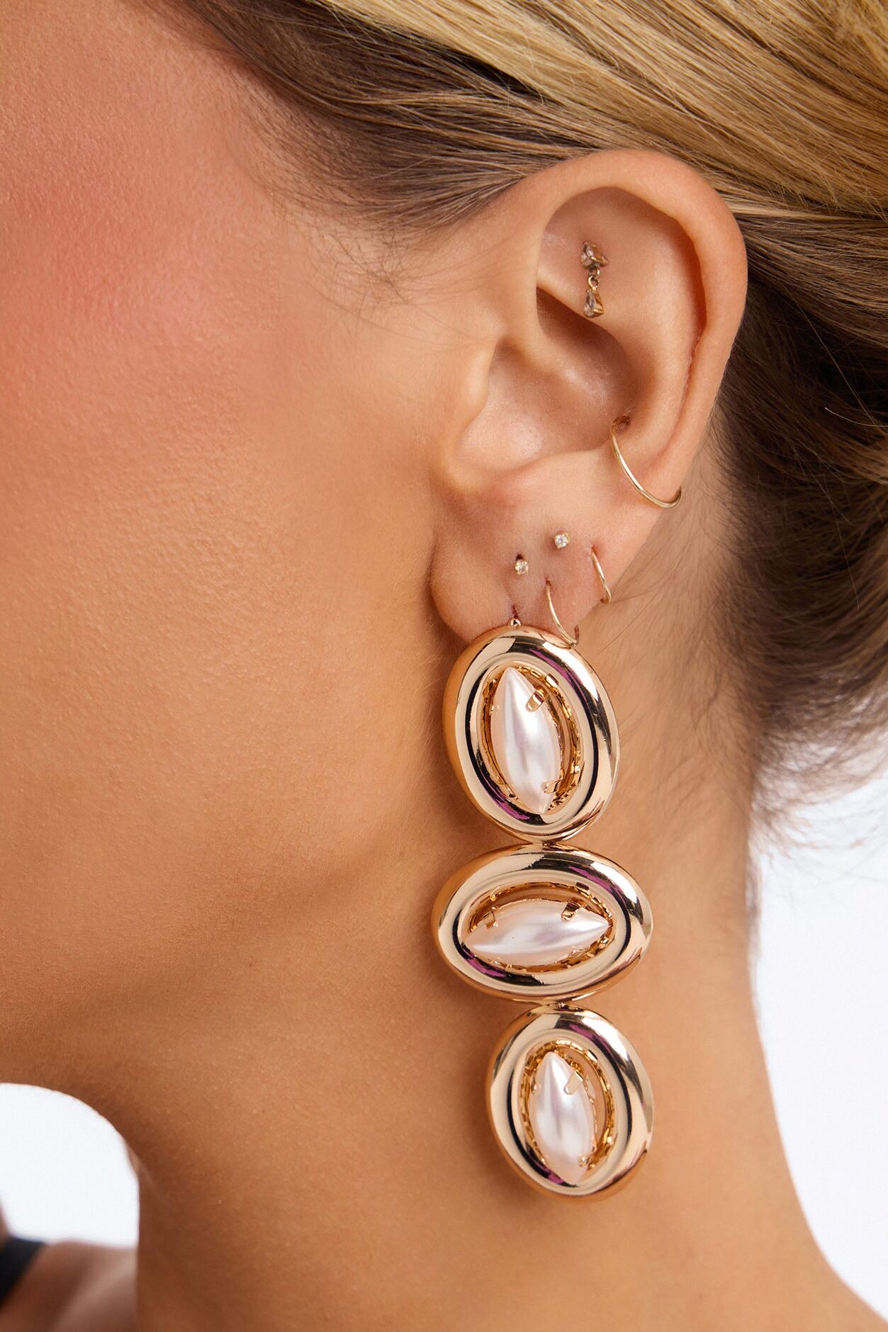 Subtle Luxe Pearl Linear Earrings - Gold