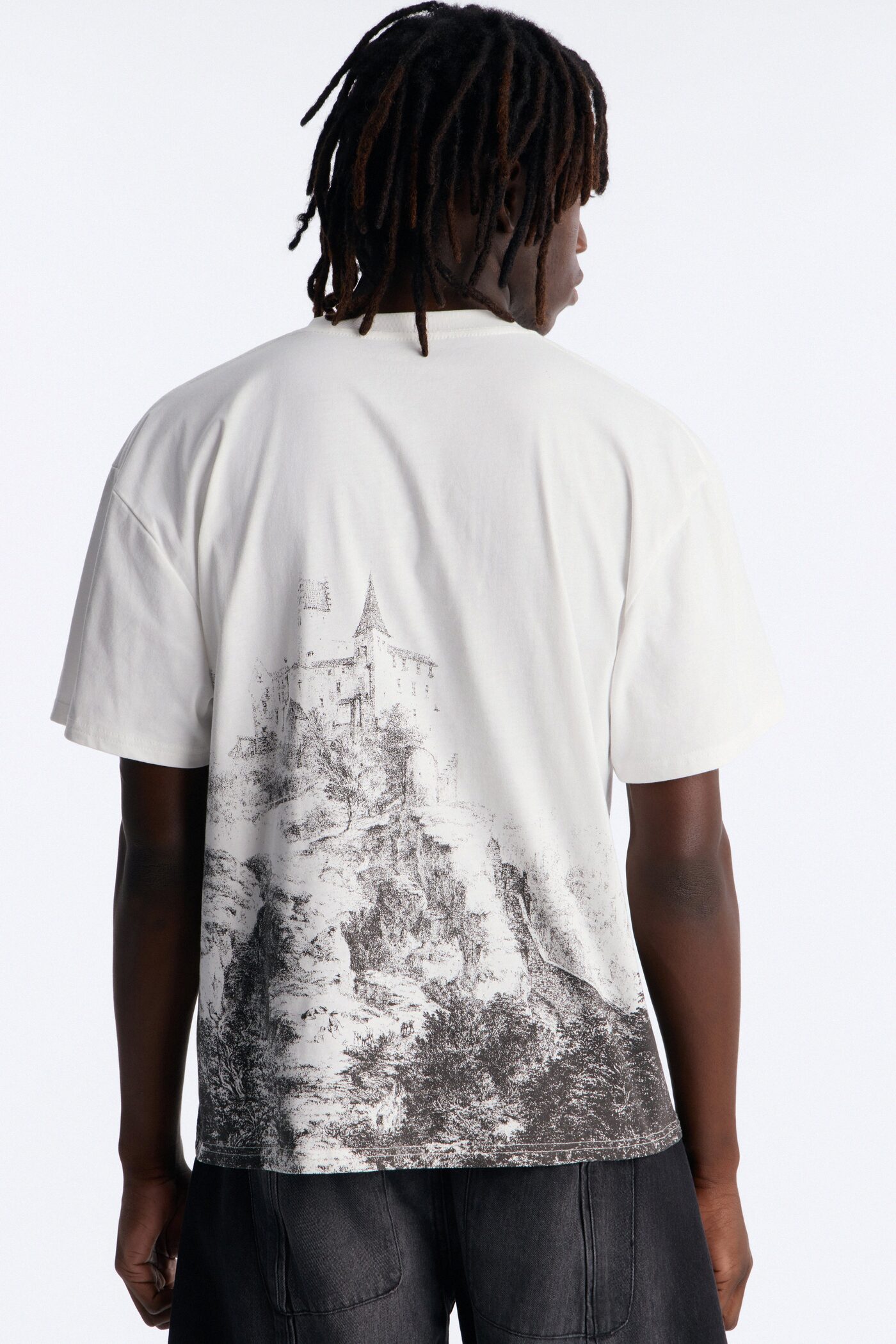 Hero's Expedition Oversized Short Sleeve Tee - White