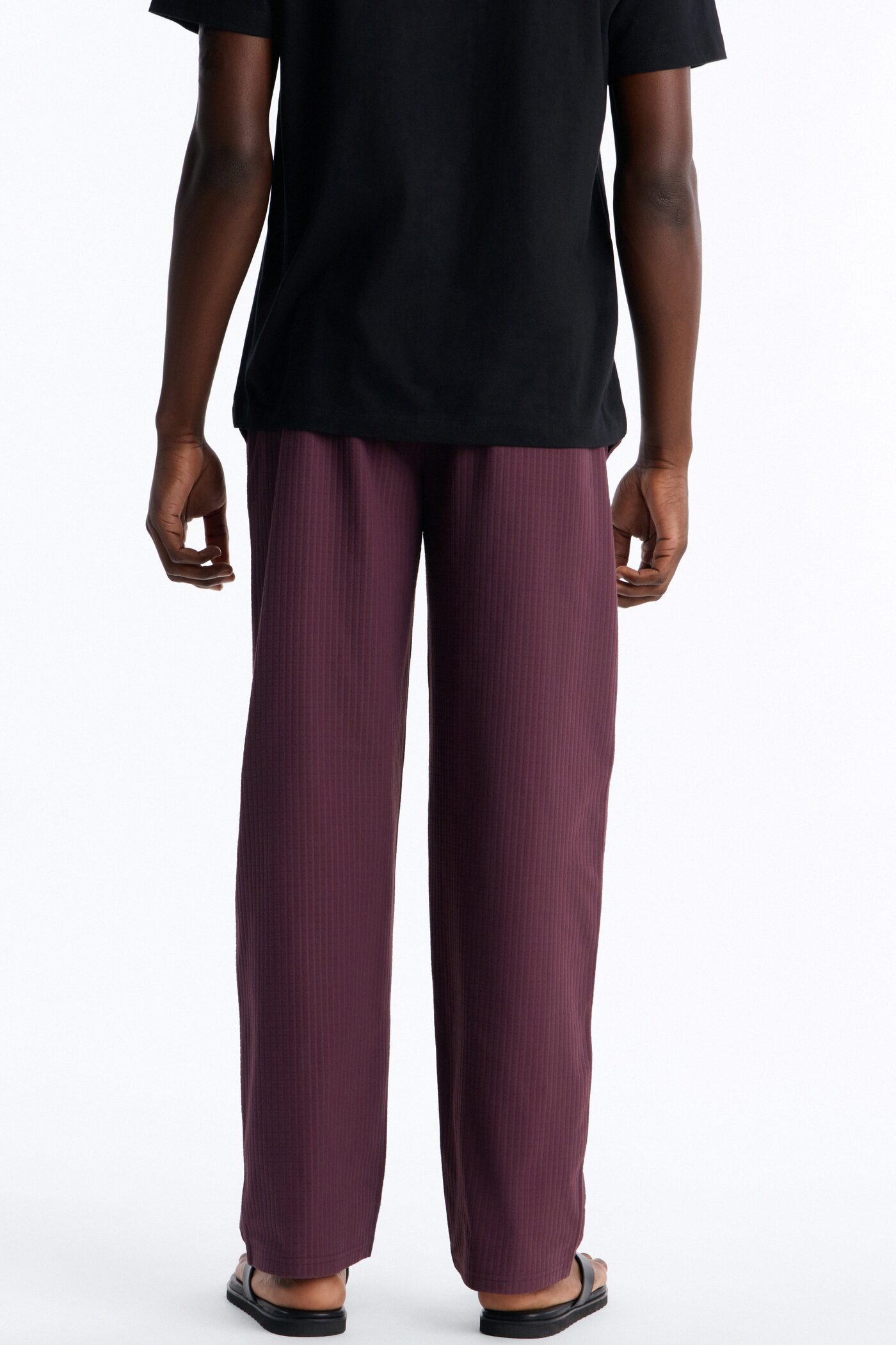 Terrance Textured Relaxed Pant - Wine