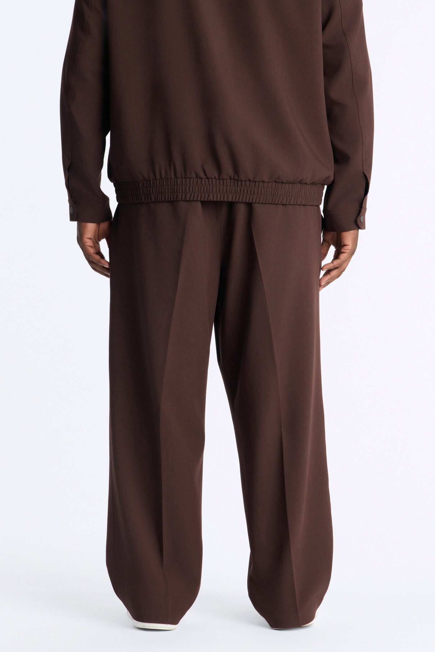Modern Essential Relaxed Trouser - Chocolate