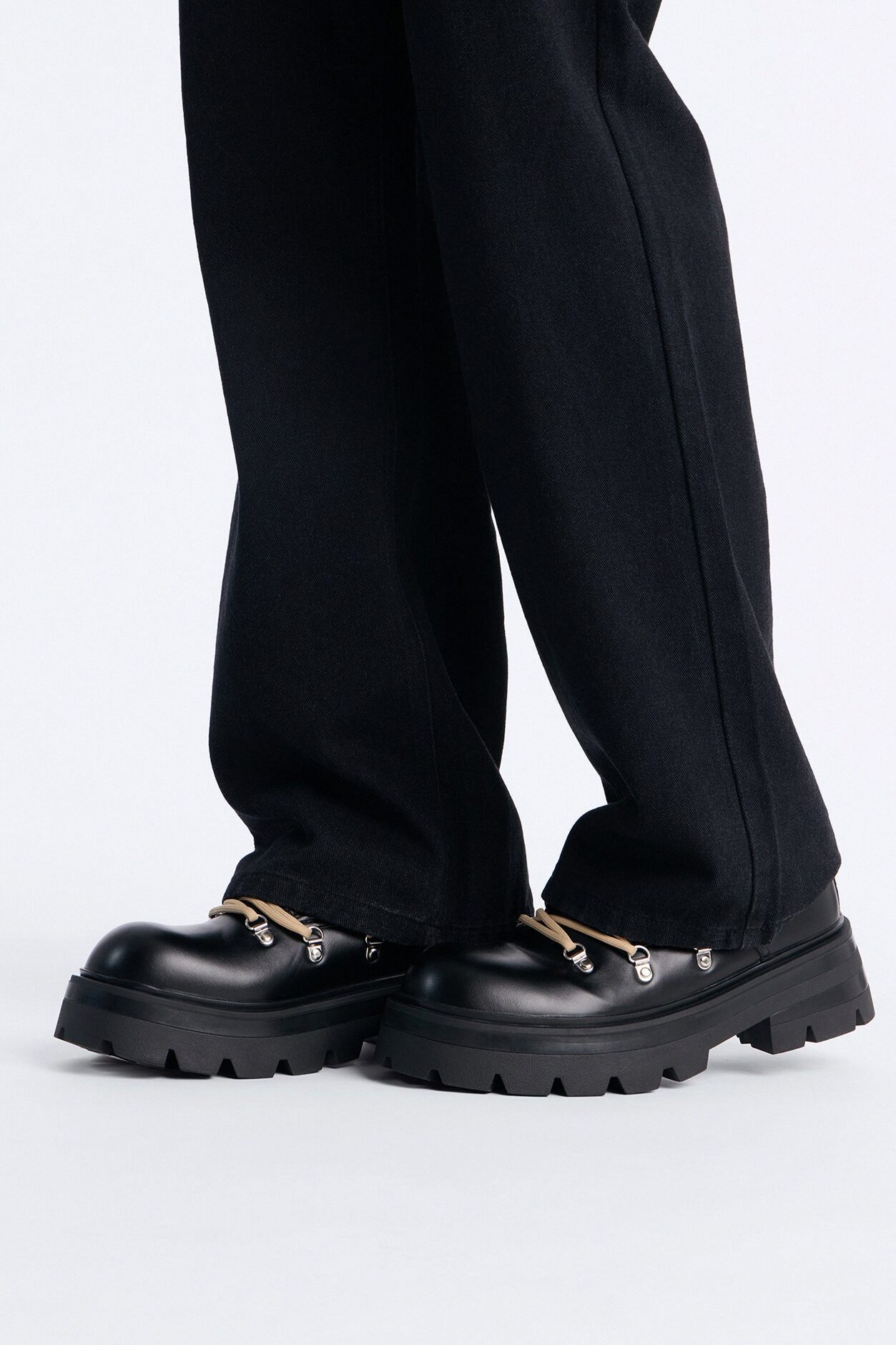 Chunky Hiker Lace Up Oxford Shoes - Black