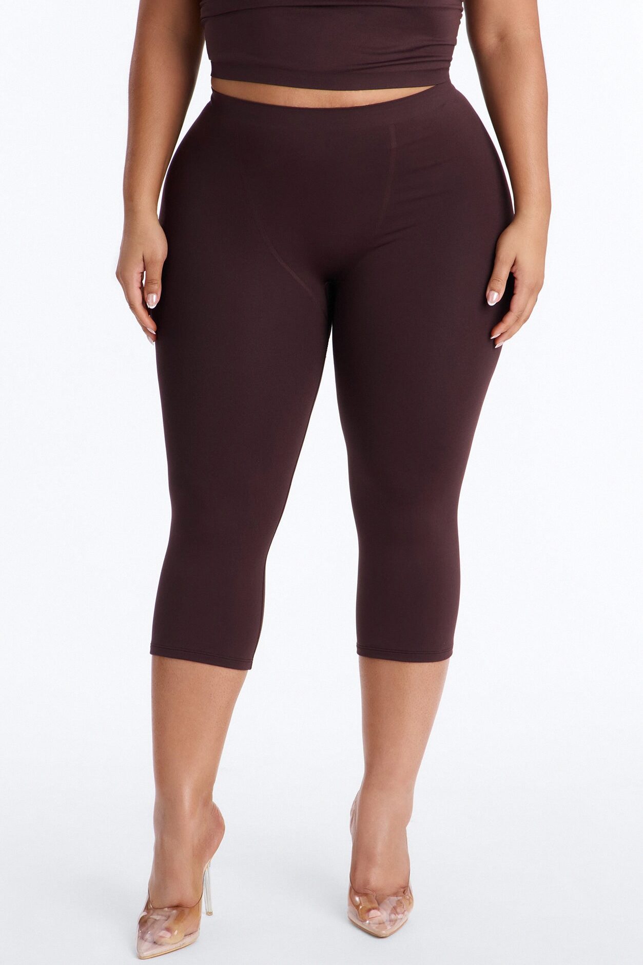 Seamless Smooth Double Lined Capri Pant - Chocolate