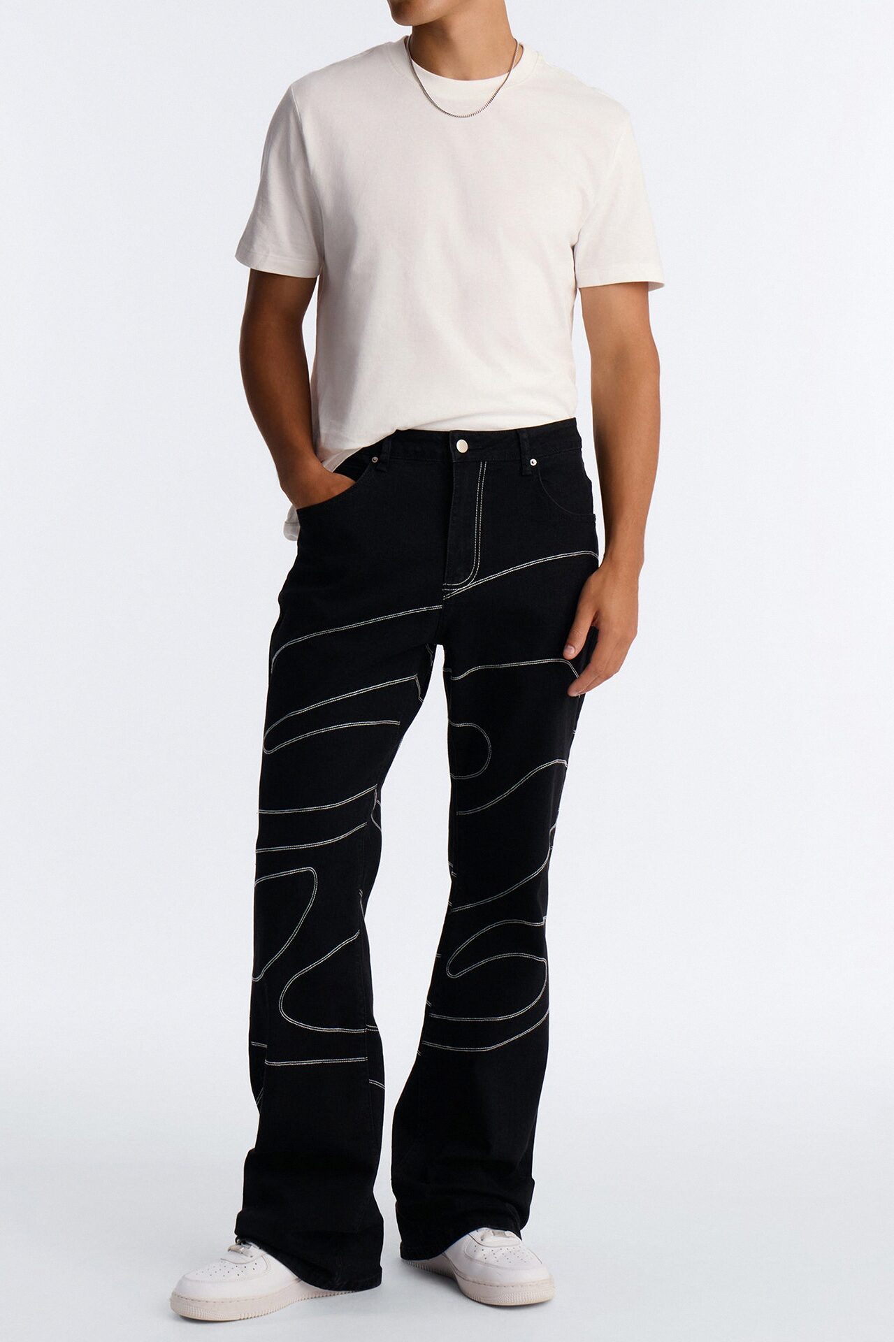 Lasso Embroidered Stacked Slim Flare Jeans - Black