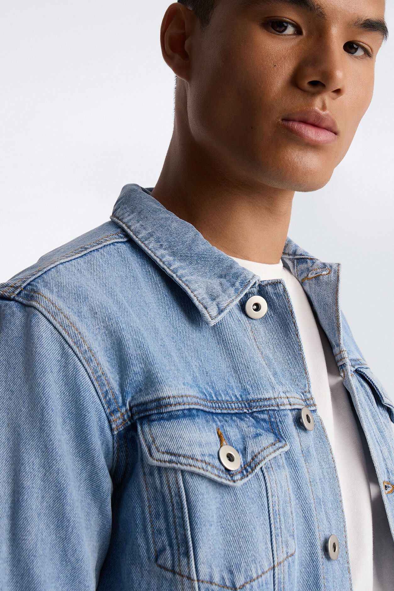 Cobain Denim Jacket - Light Blue Wash