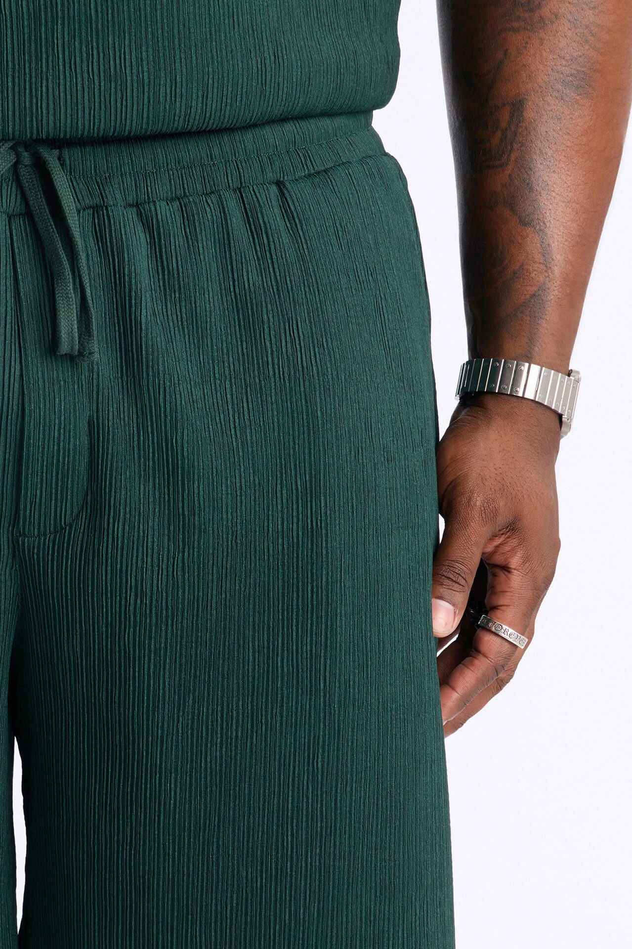 Pure Form Plisse Relaxed Short - Hunter Green