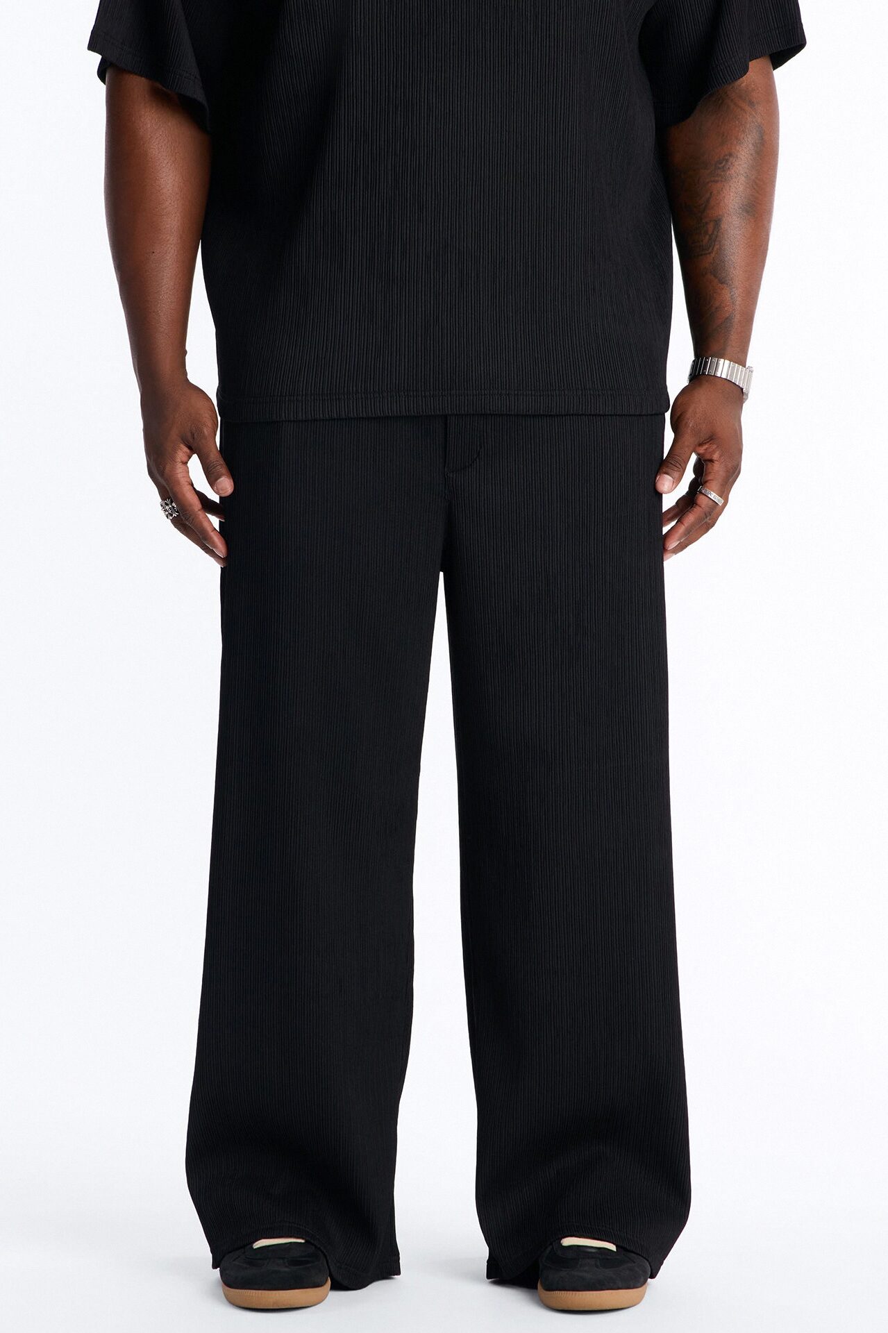Pure Form Plisse Baggy Pant - Black