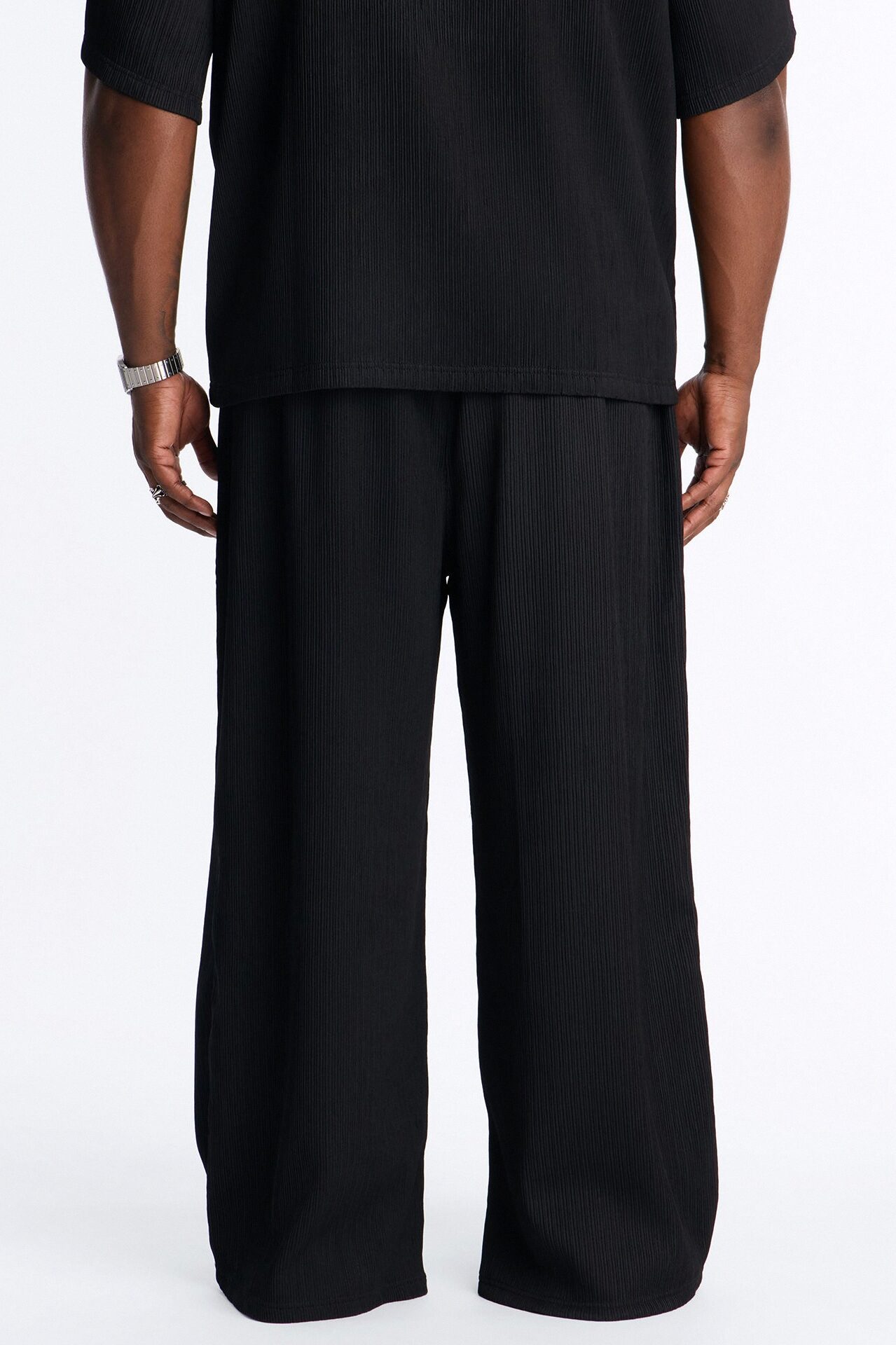 Pure Form Plisse Baggy Pant - Black