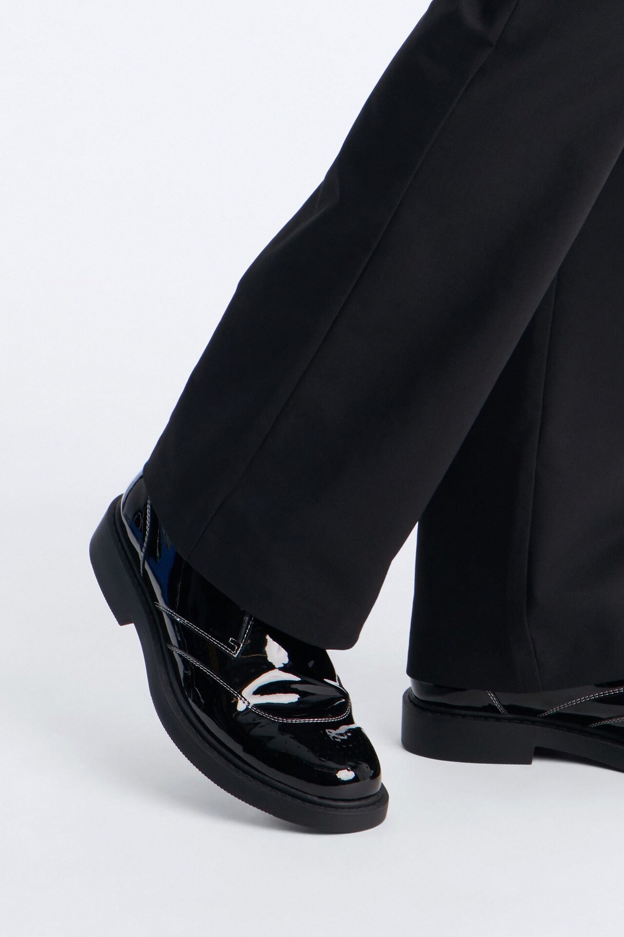Faux Patent Leather Oxford Lace Up Shoes - Black
