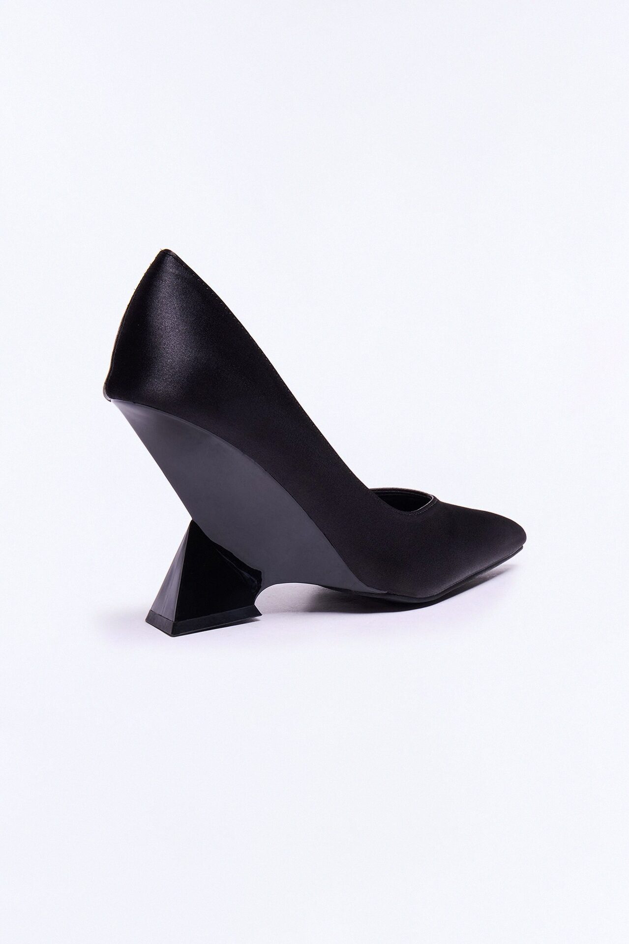 Azaiah Satin Novelty Pumps - Black