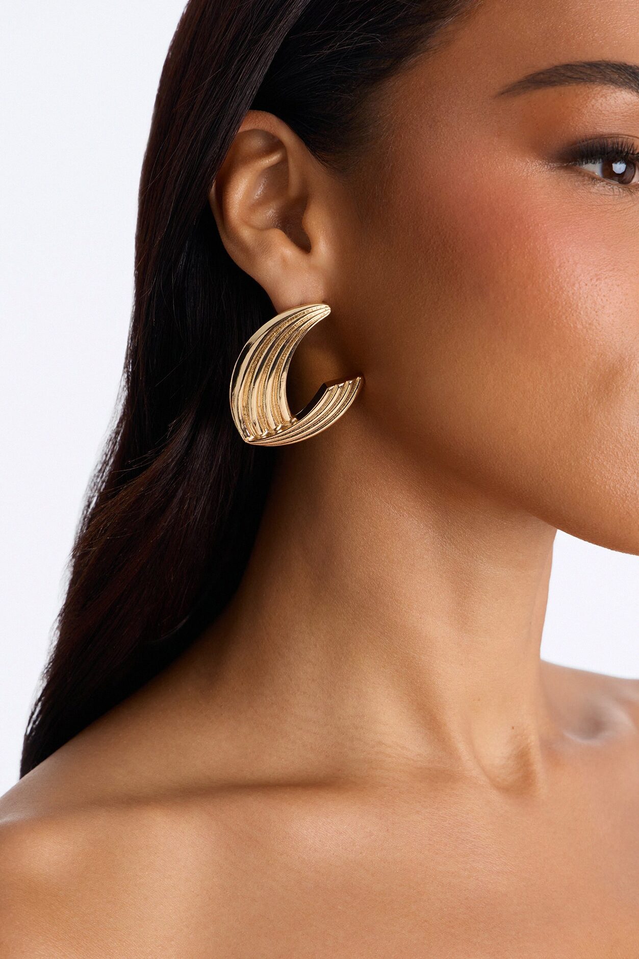Timeless Glow Drop Earrings - Gold