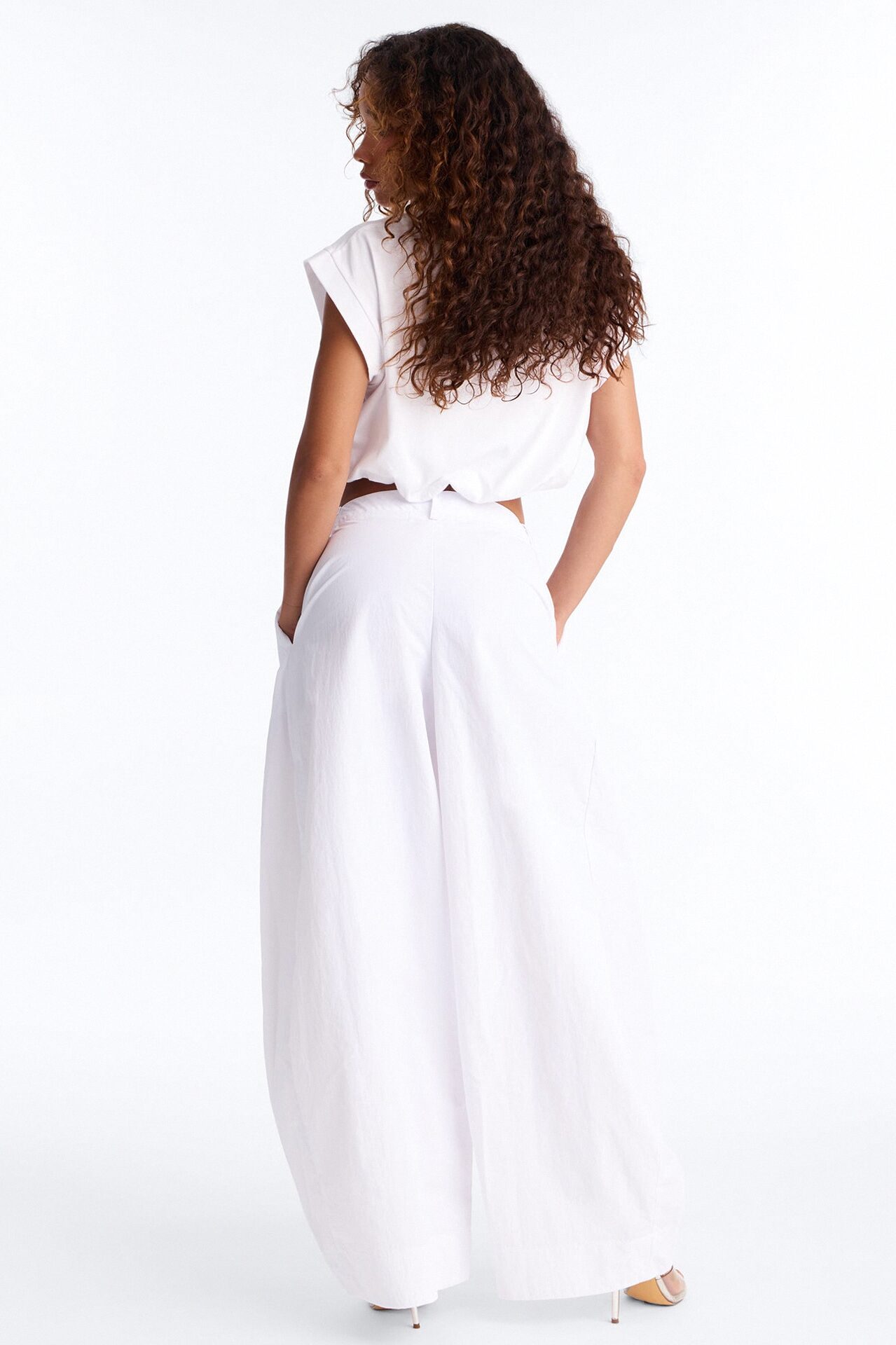 Brooke Barrel Leg Windbreaker Pant - White