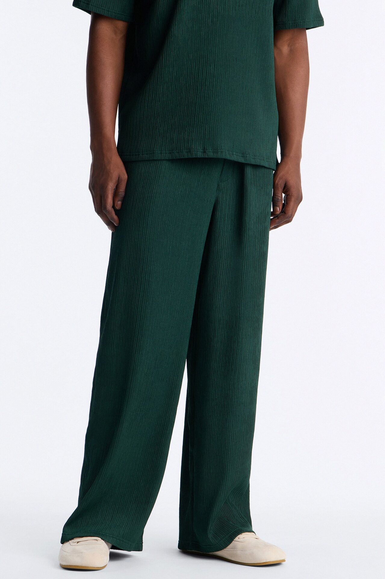 Pure Form Plisse Baggy Pant - Hunter Green