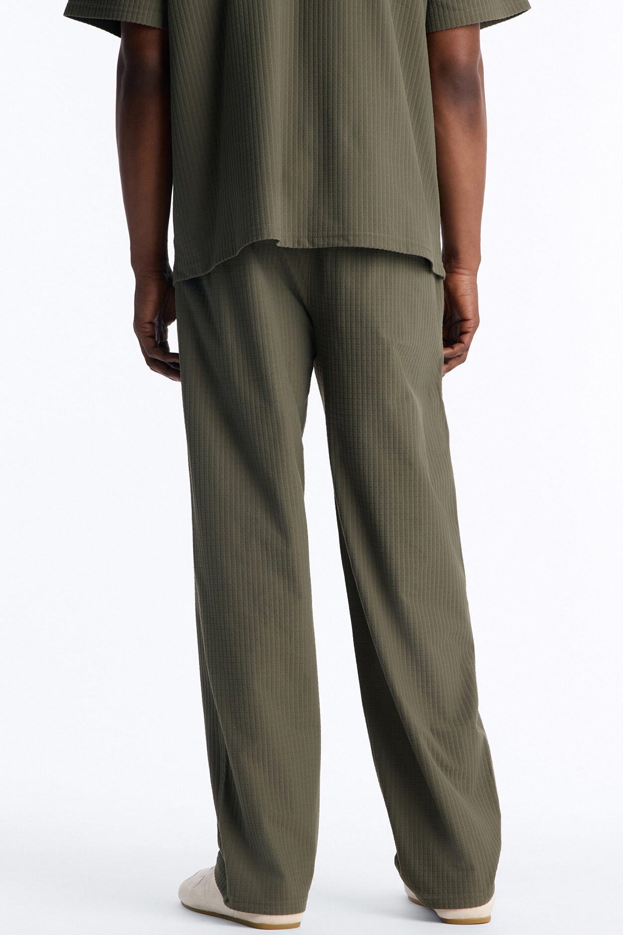 Terrance Textured Relaxed Pant - Olive