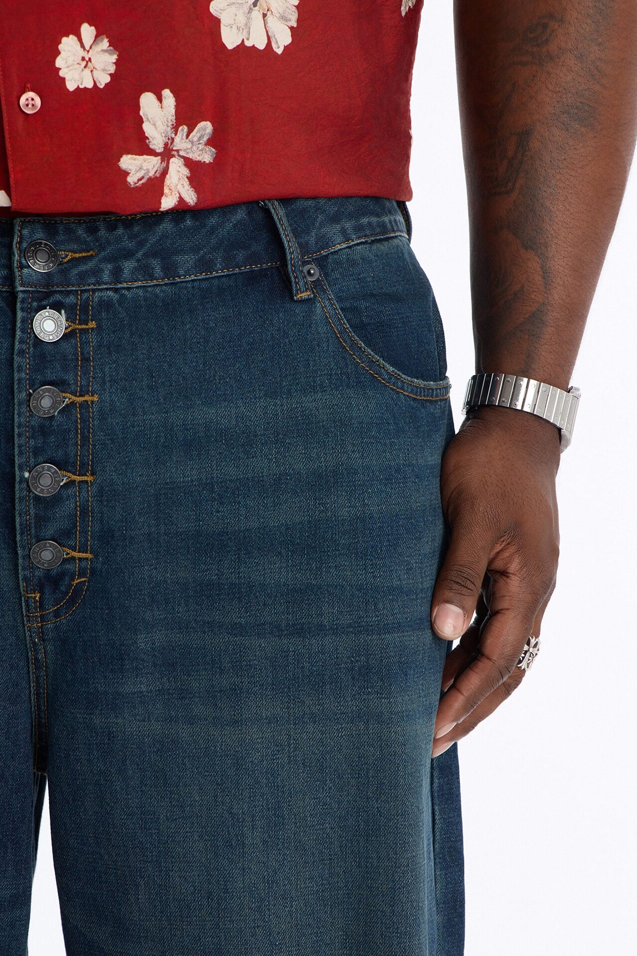 Baggy Button Riot Jeans - Dark Wash