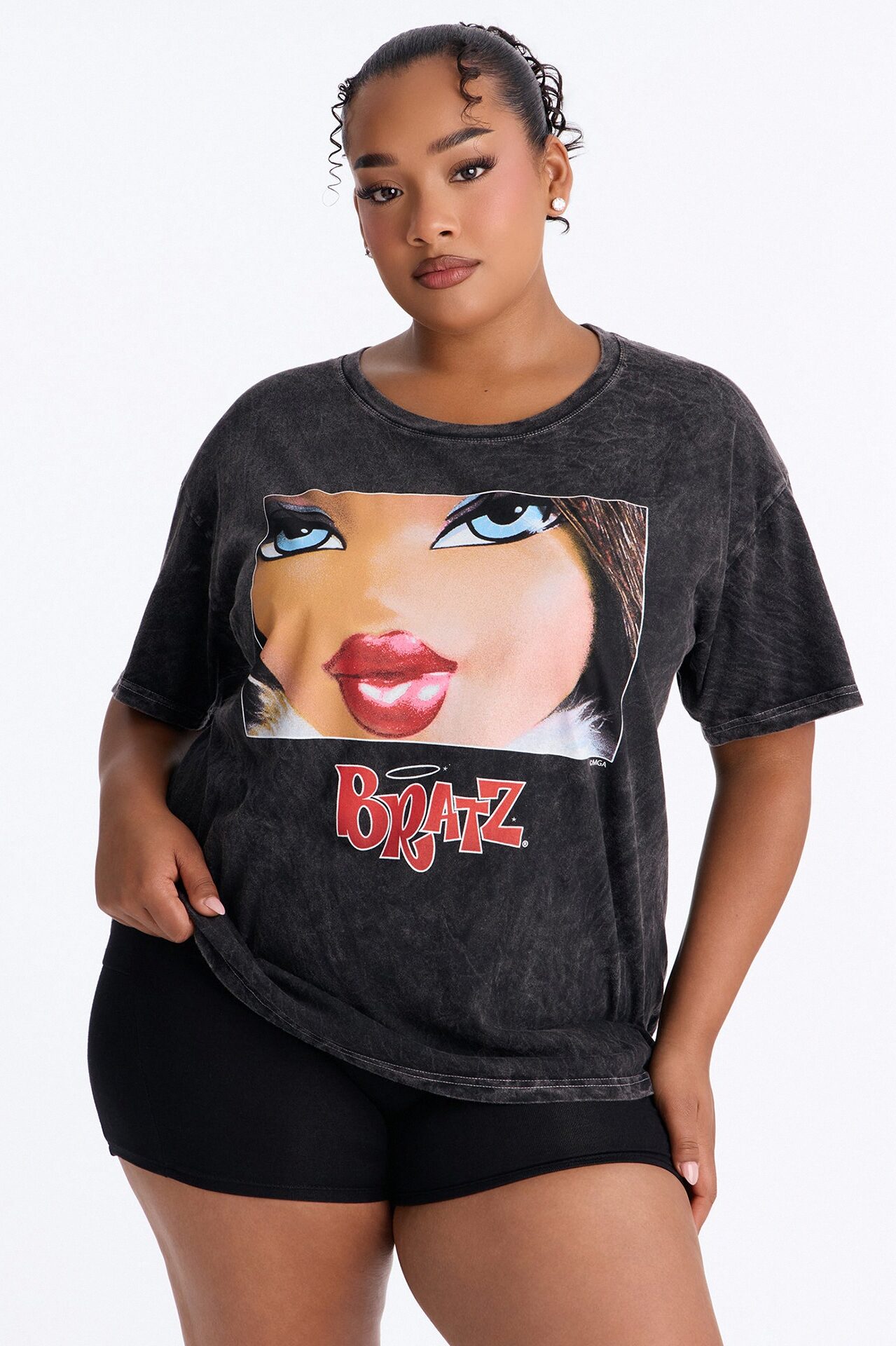 Bratz Close Up Washed Tee - Black Wash