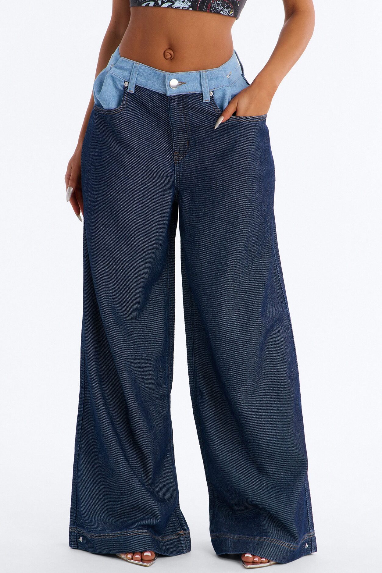 A Big Deal Adjuster Baggy Jeans - Dark Wash