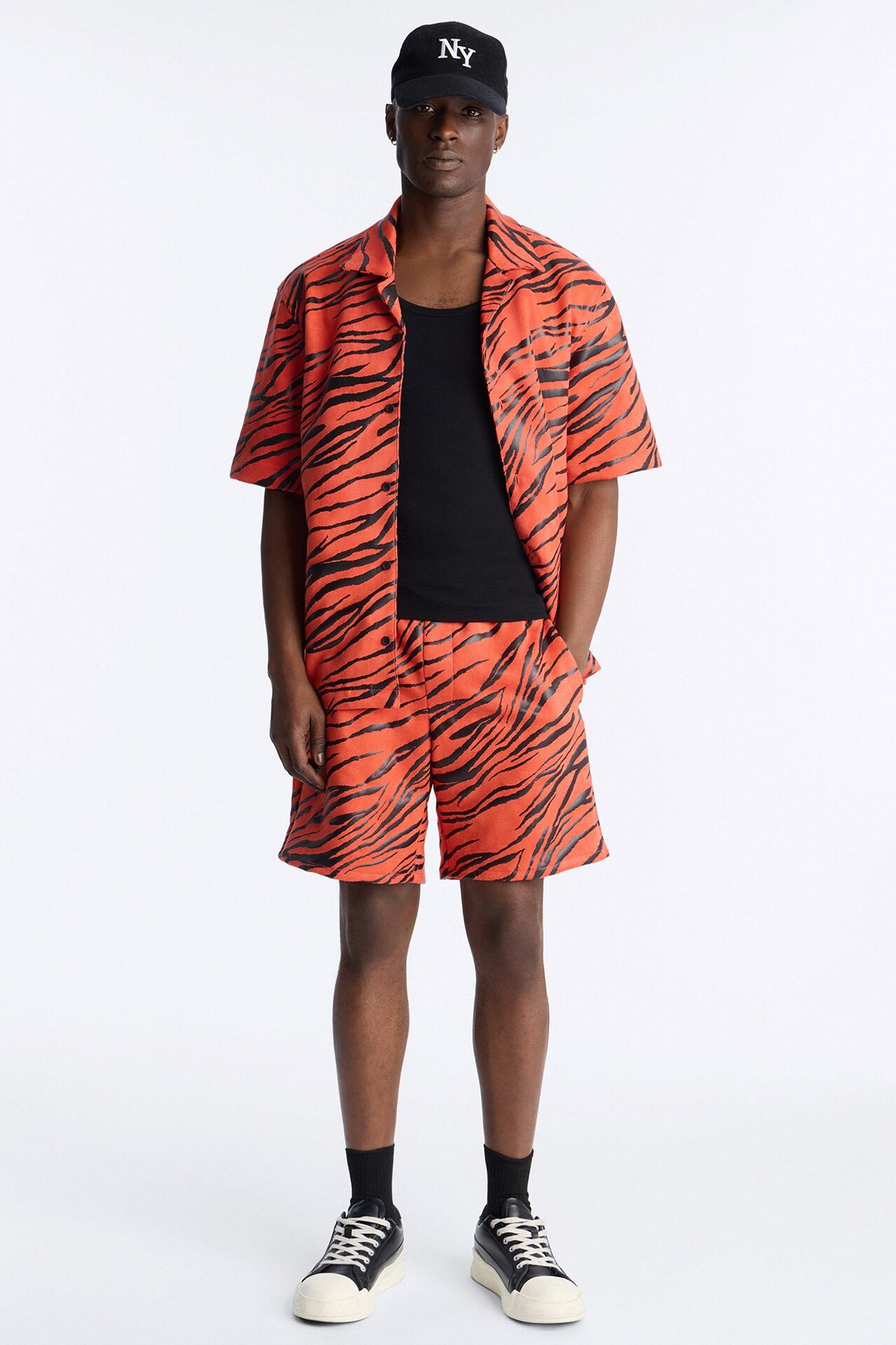 Relaxed Can't Be Tamed Short - Orange