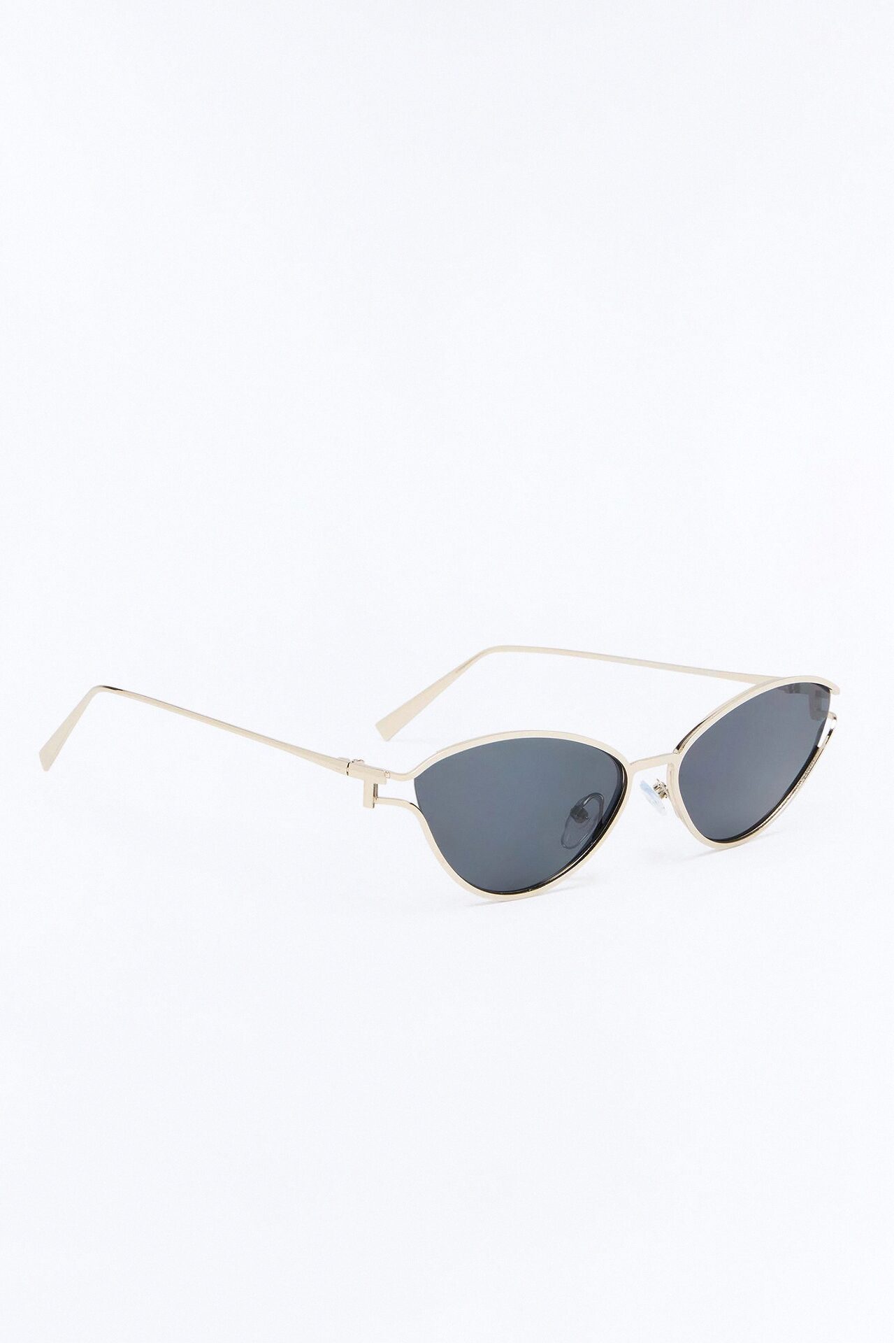 Fierce Diva Cat Eye Sunglasses - Silver
