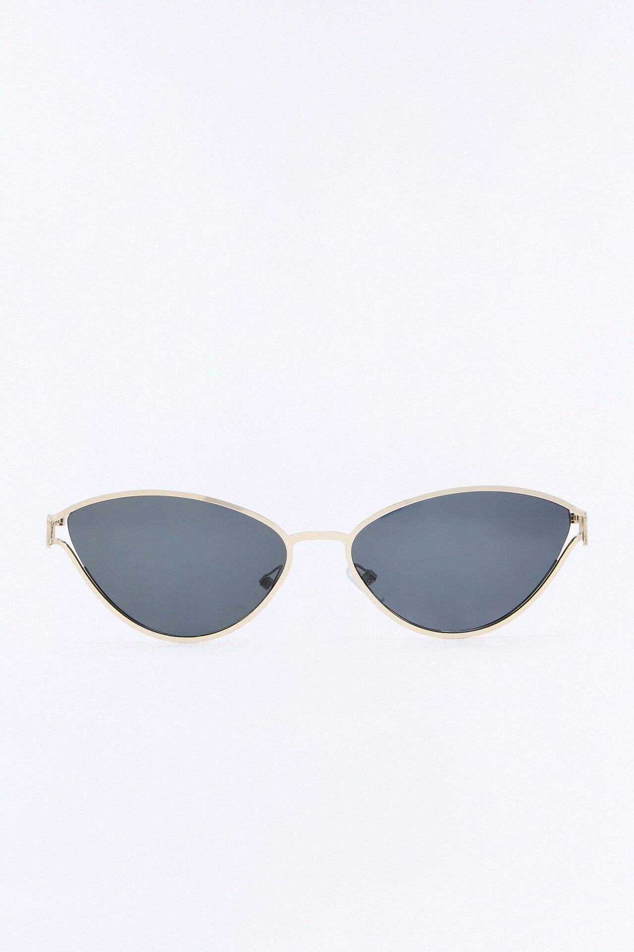 Fierce Diva Cat Eye Sunglasses - Silver