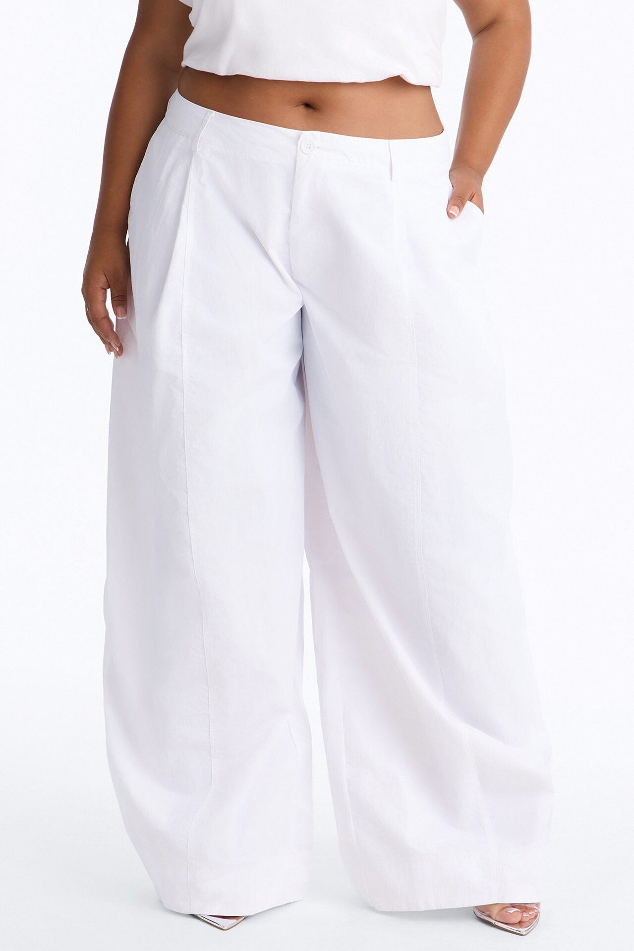 Brooke Barrel Leg Windbreaker Pant - White