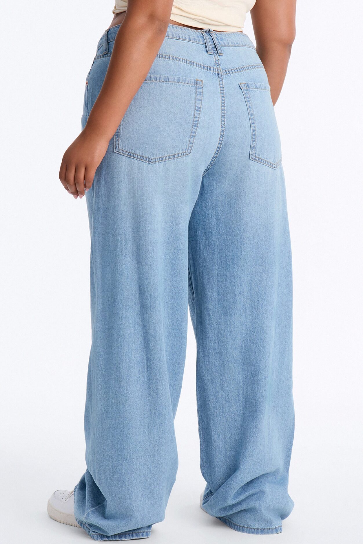 Sightseer Linen Blend Tie Waist Jeans - Light Wash