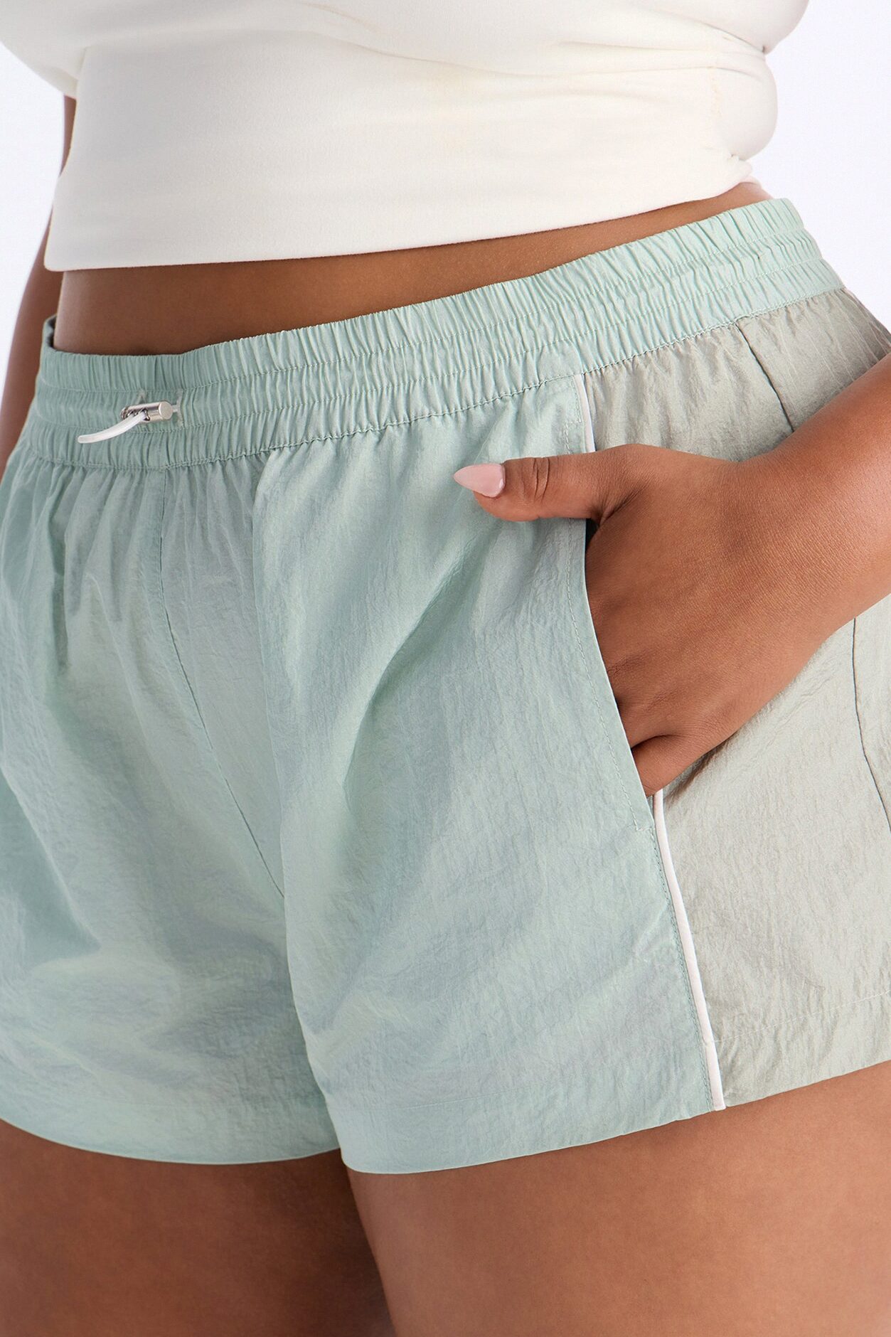 End Game Windbreaker Mid Rise Short 1.5″ - Sage/combo