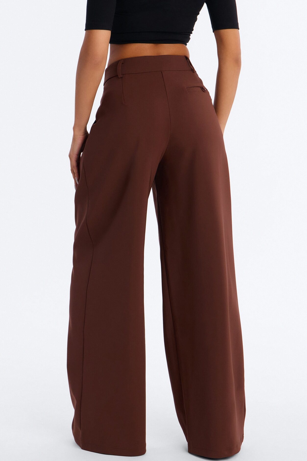 Read The Room Pleated Wide Leg Trousers 33″ - Chocolate