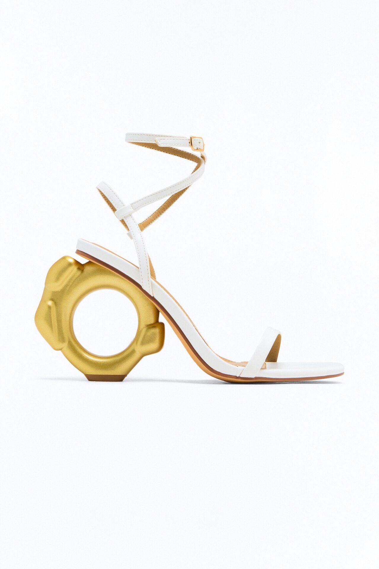 Brecan Novelty Heels - White