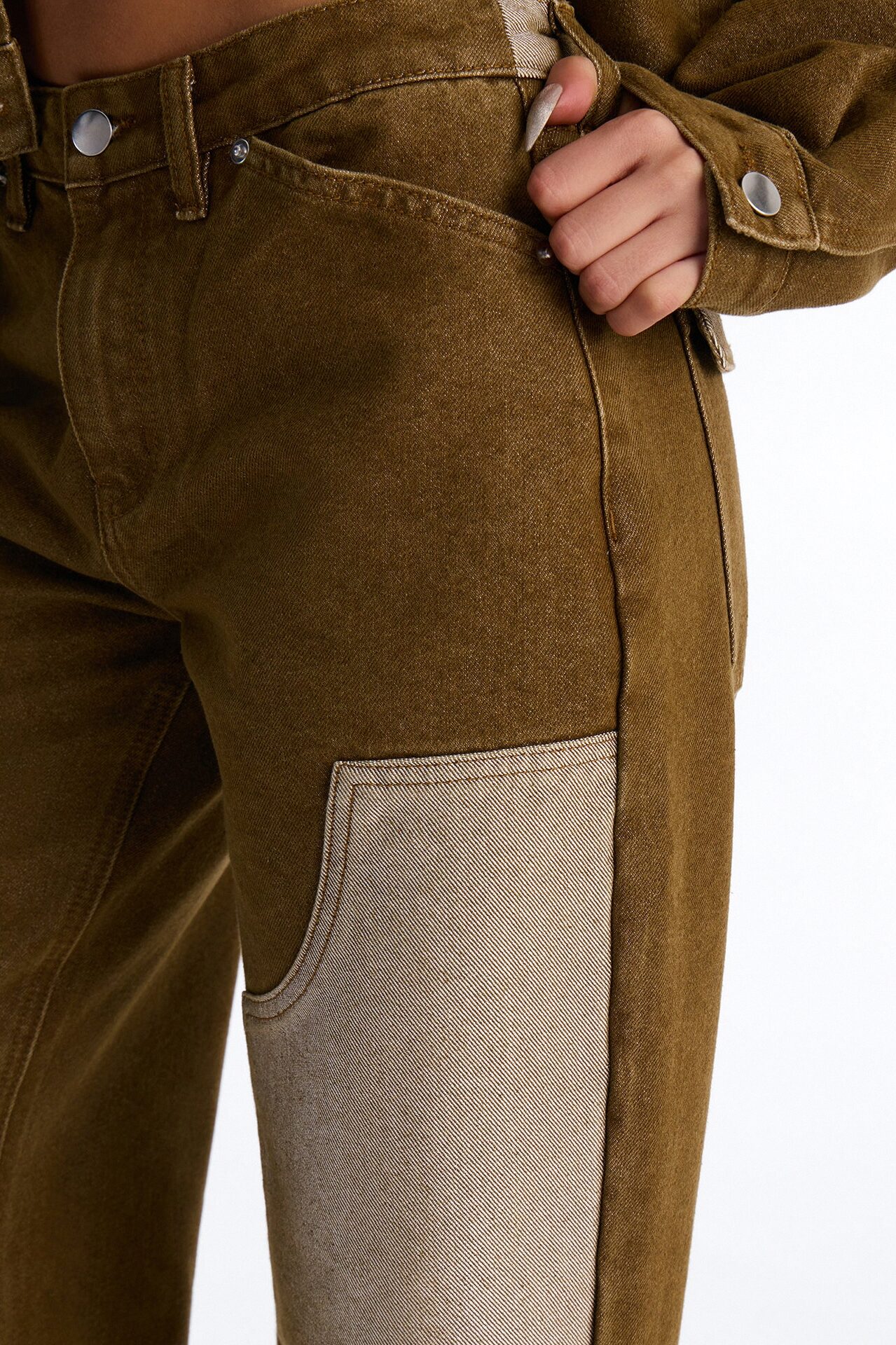 The Cold Shoulder Shiny Denim Jeans - Brown